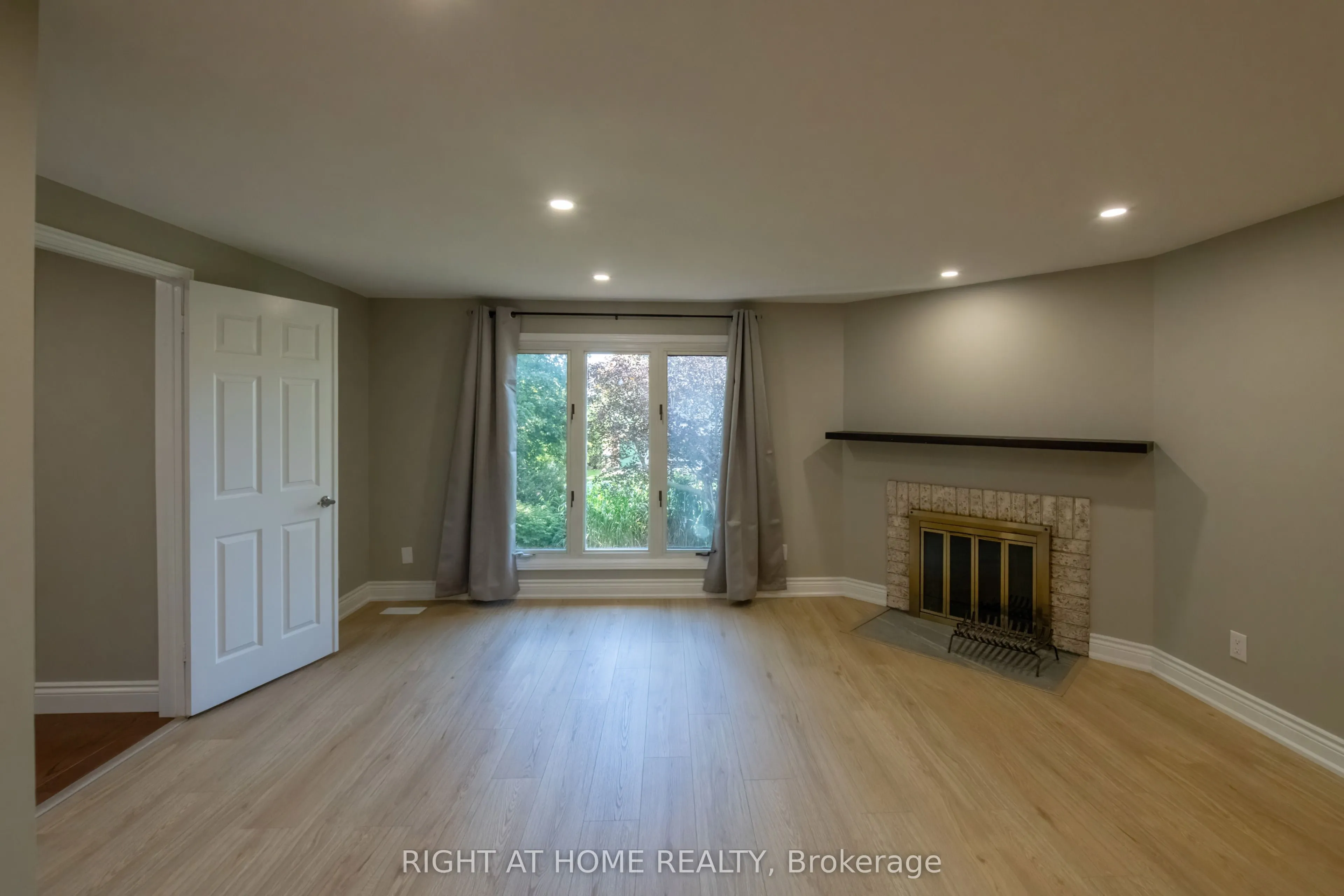 83 Anstead Crescent