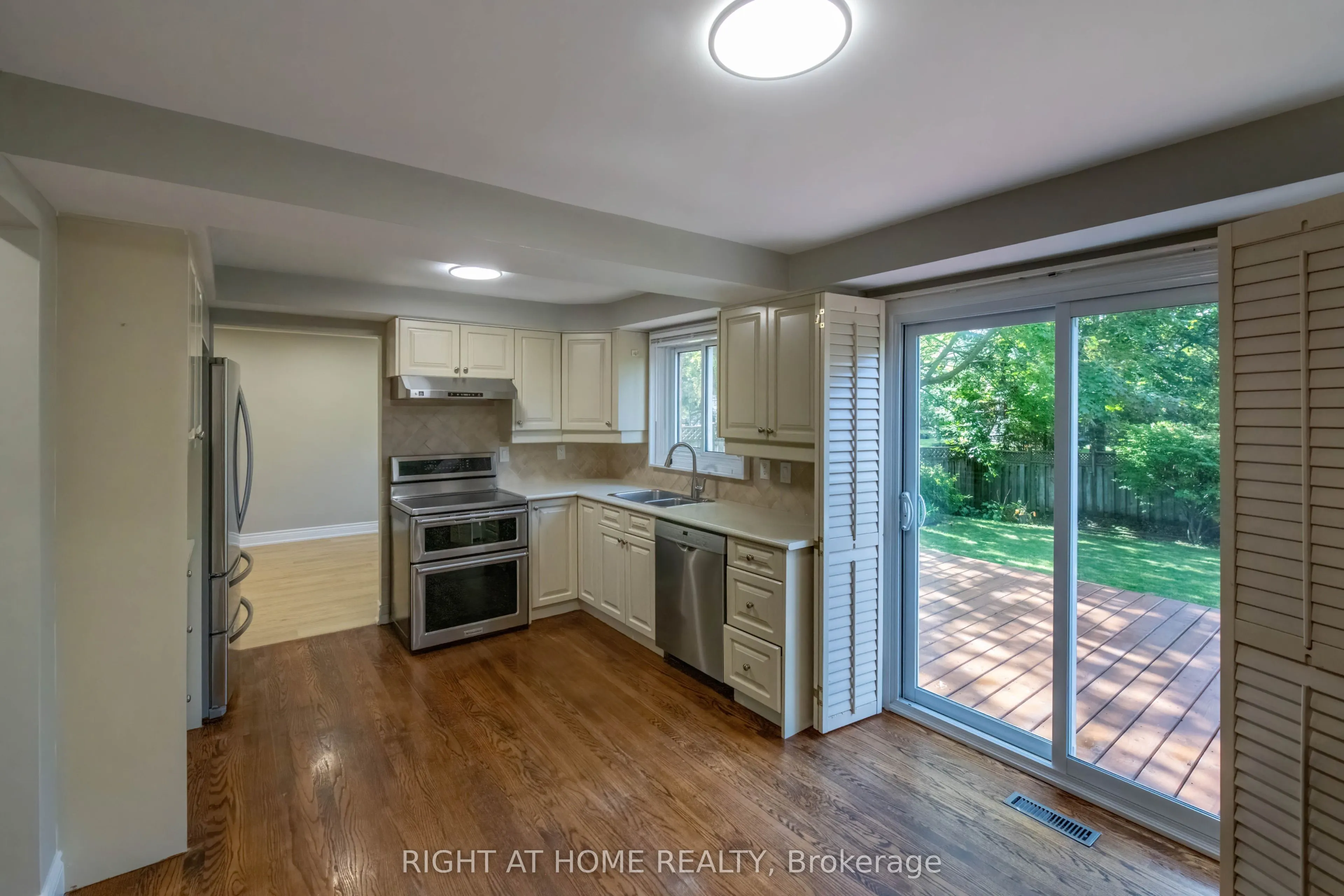 83 Anstead Crescent