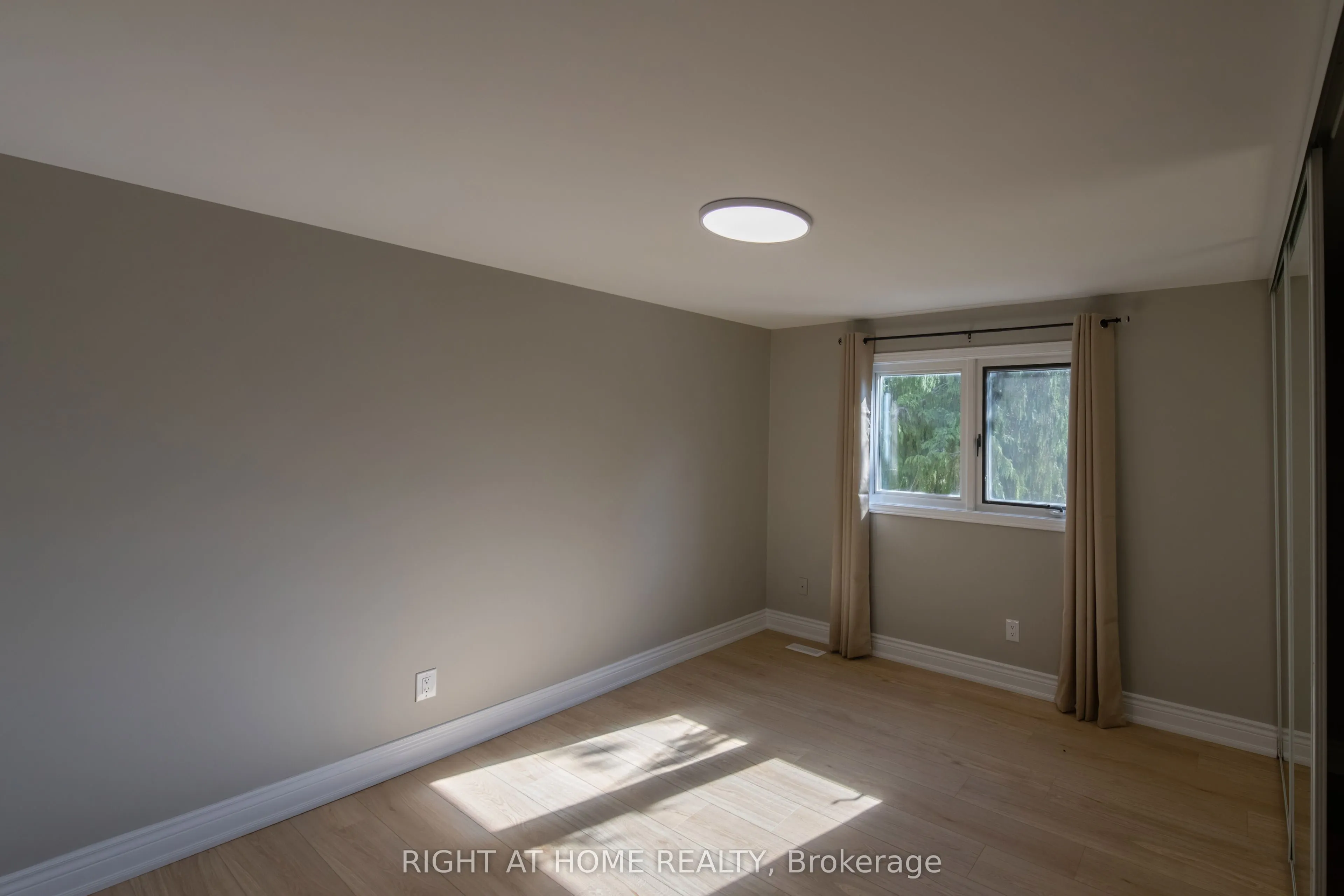 83 Anstead Crescent