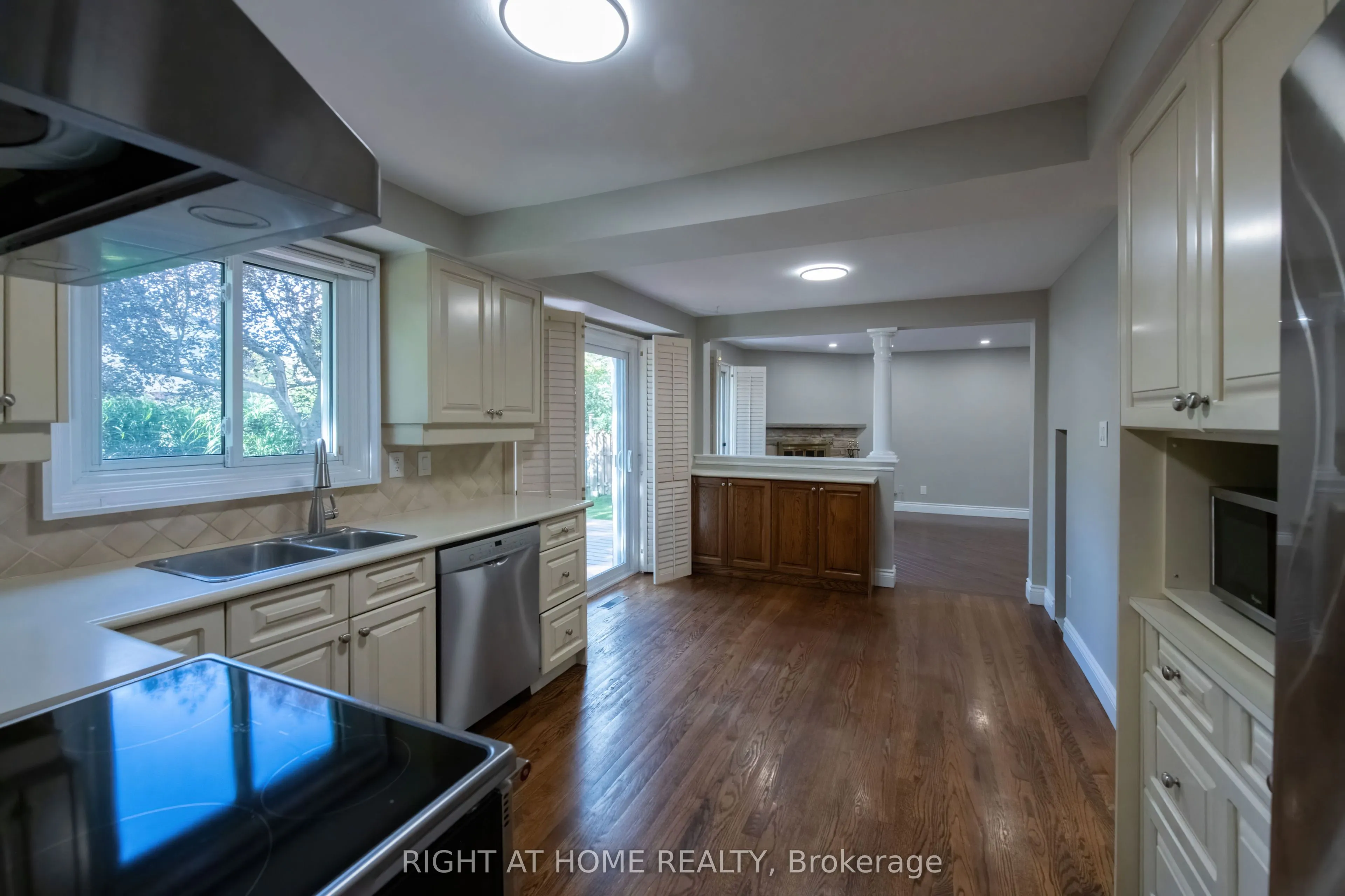 83 Anstead Crescent