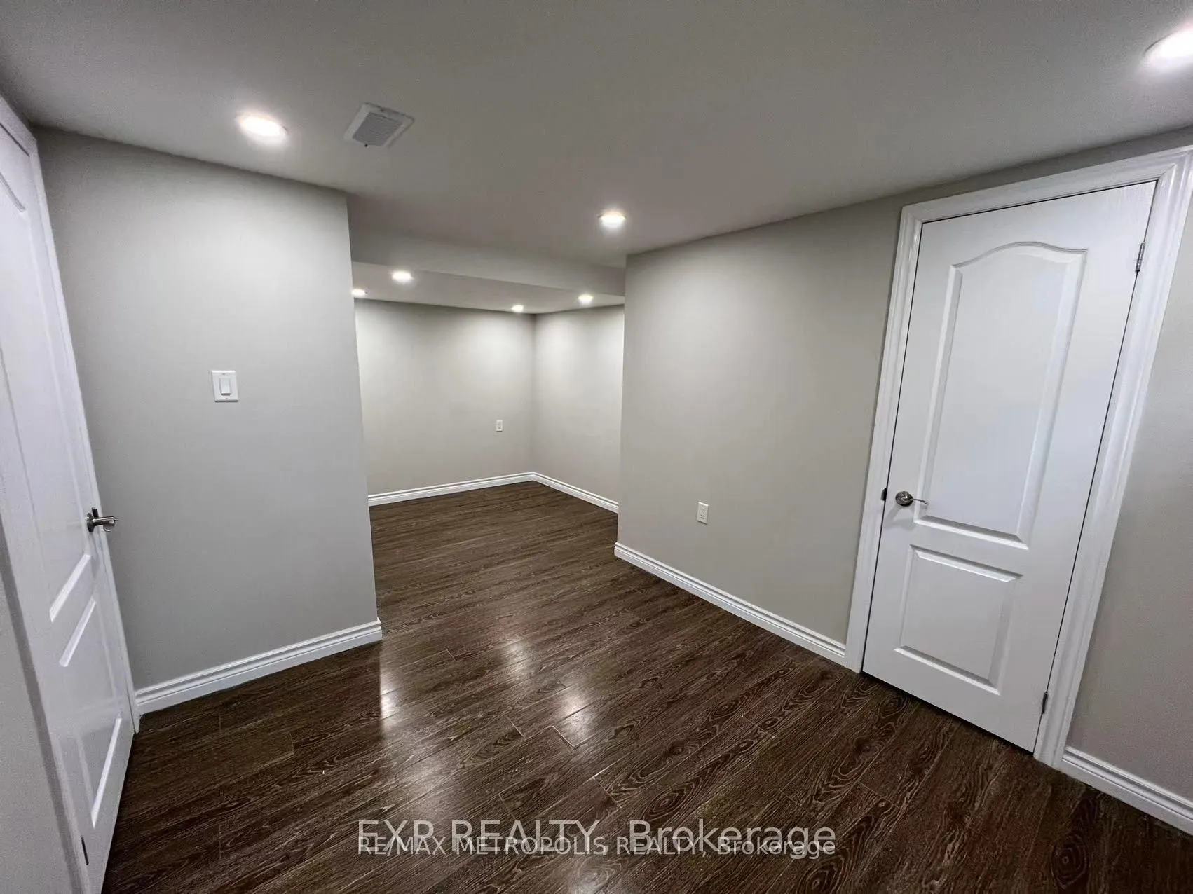6 Mid Pines Road #Bsmt