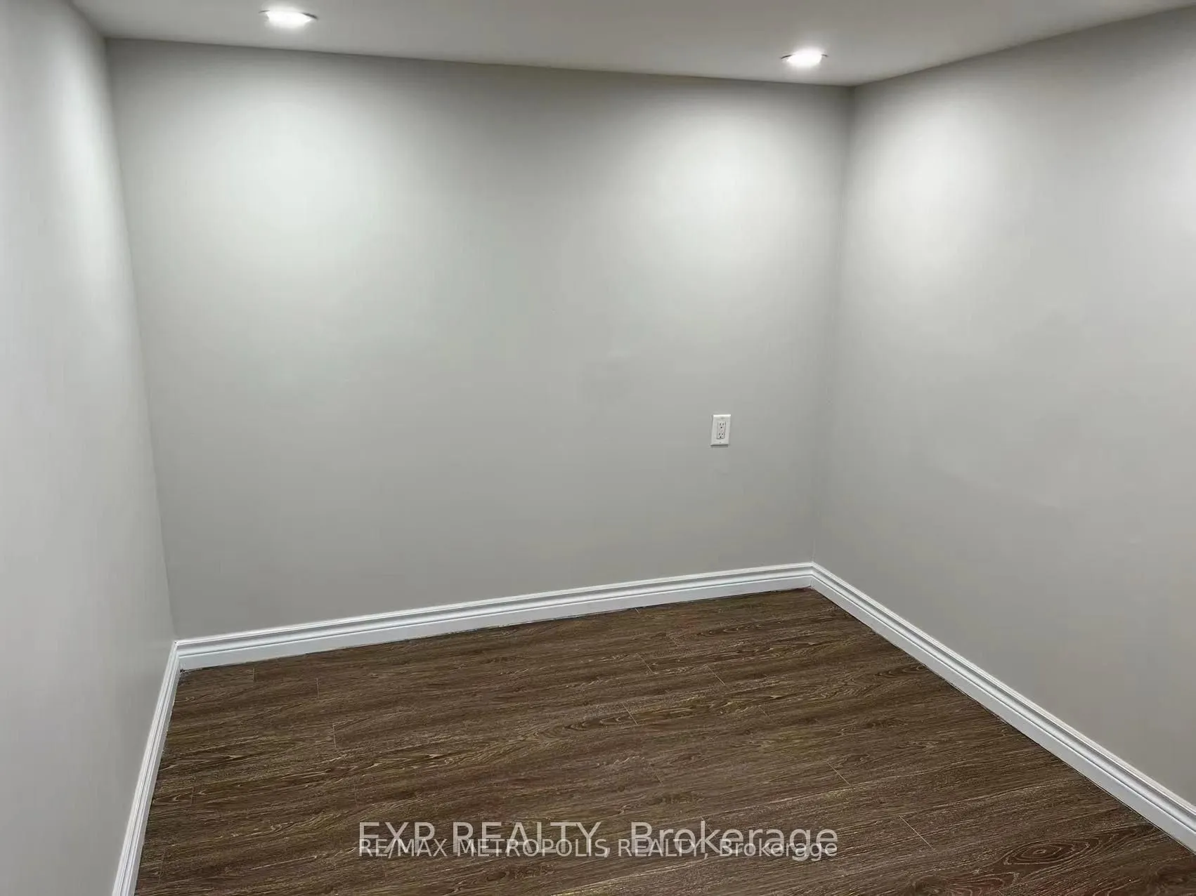 6 Mid Pines Road #Bsmt