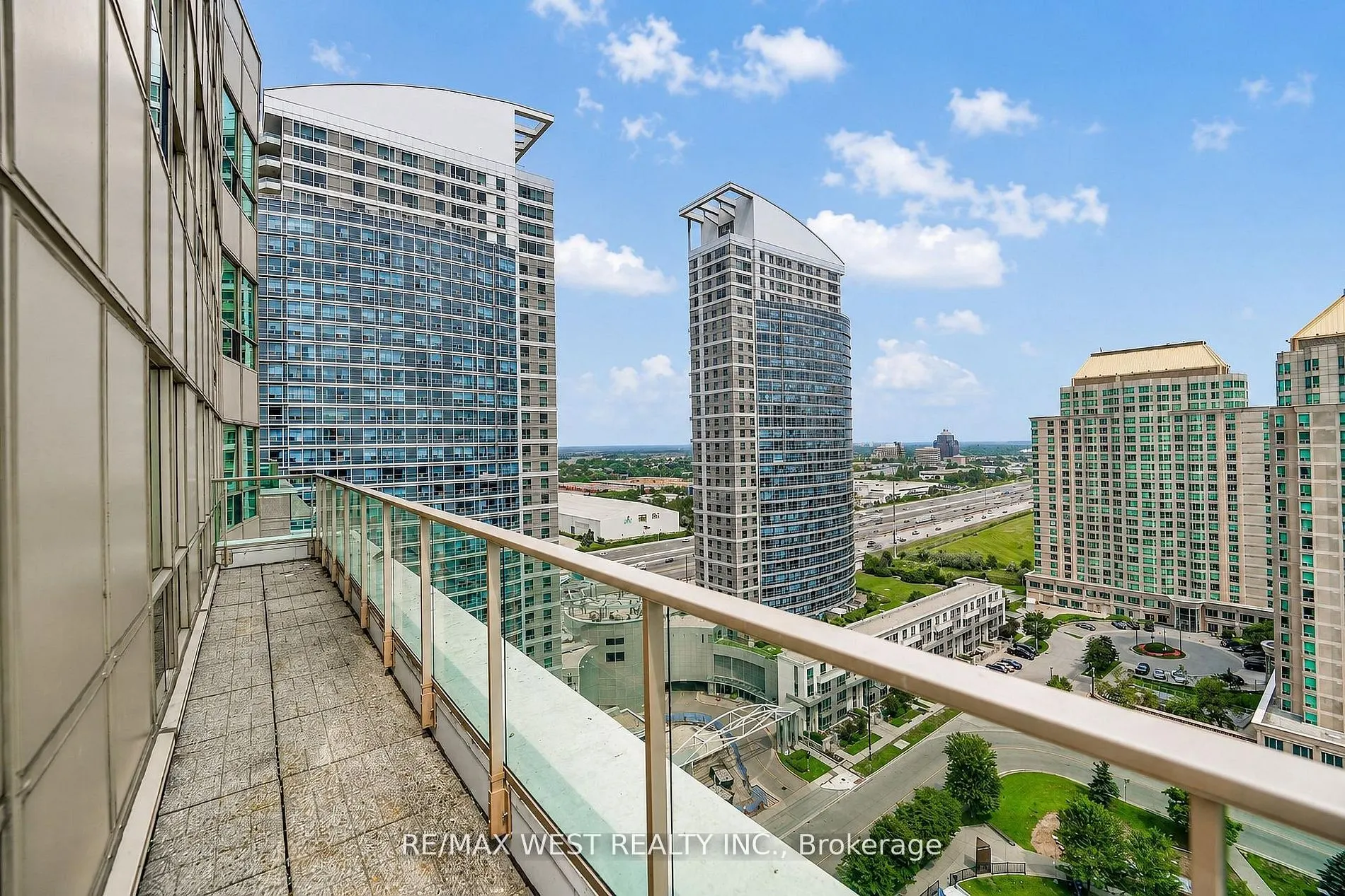 8 Lee Centre Drive #PH103