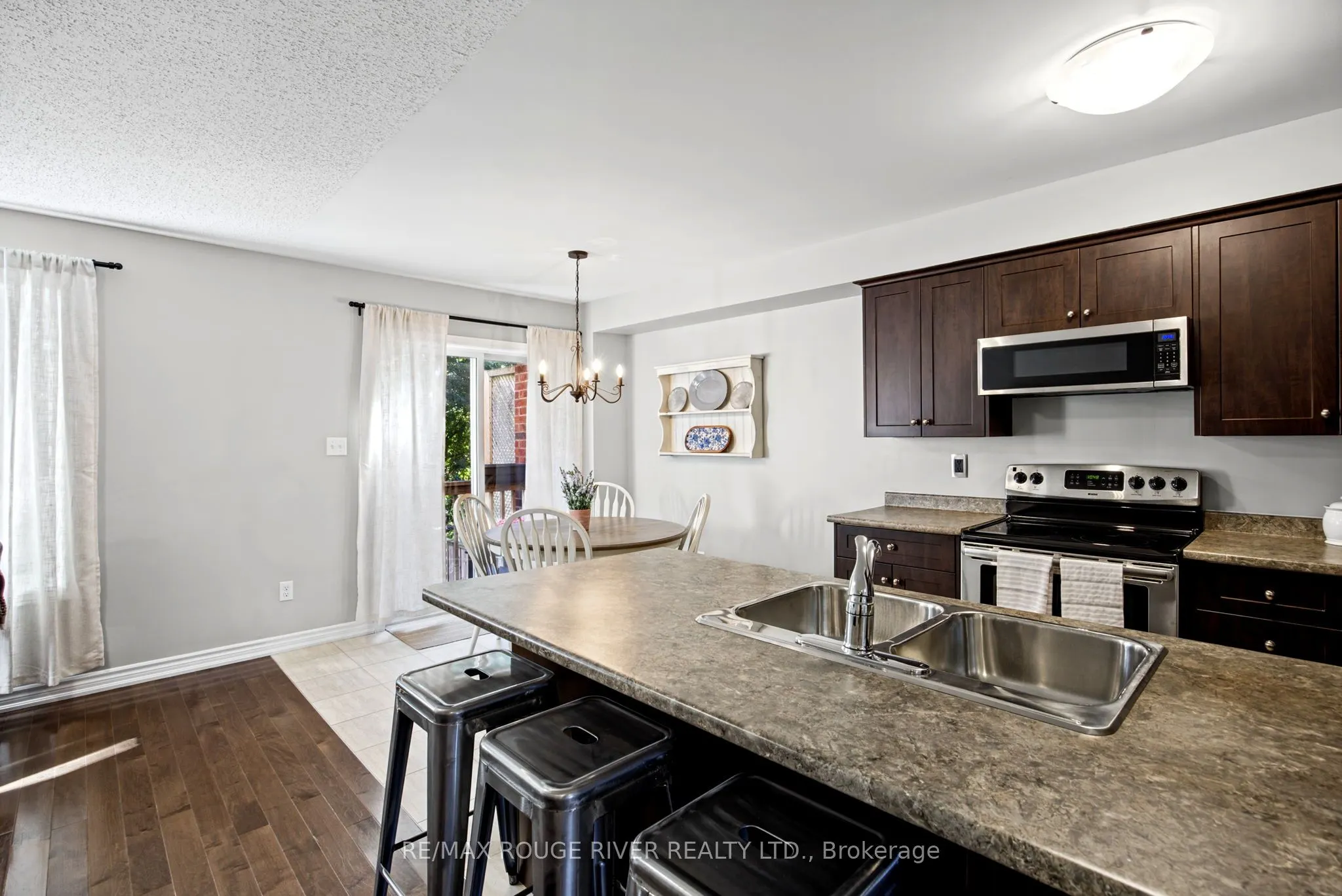 715 Grandview Street N #37