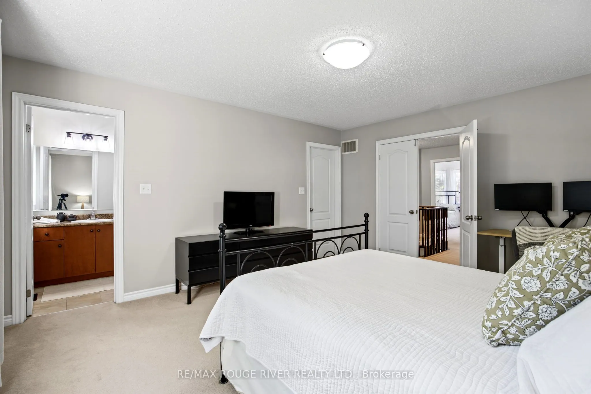 715 Grandview Street N #37