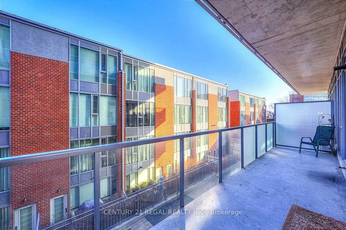 201 Carlaw Avenue #205