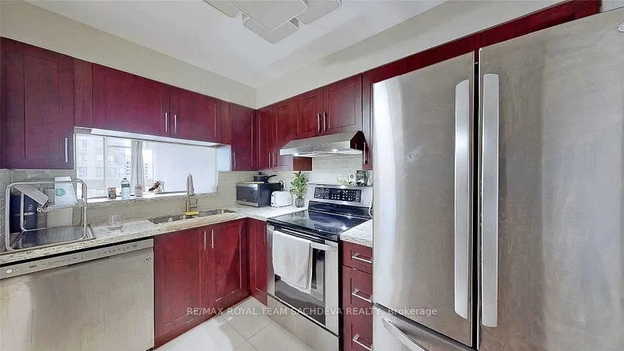 3233 Eglinton Avenue E #1611