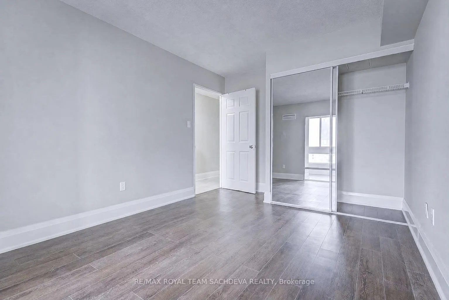 3233 Eglinton Avenue E #1611