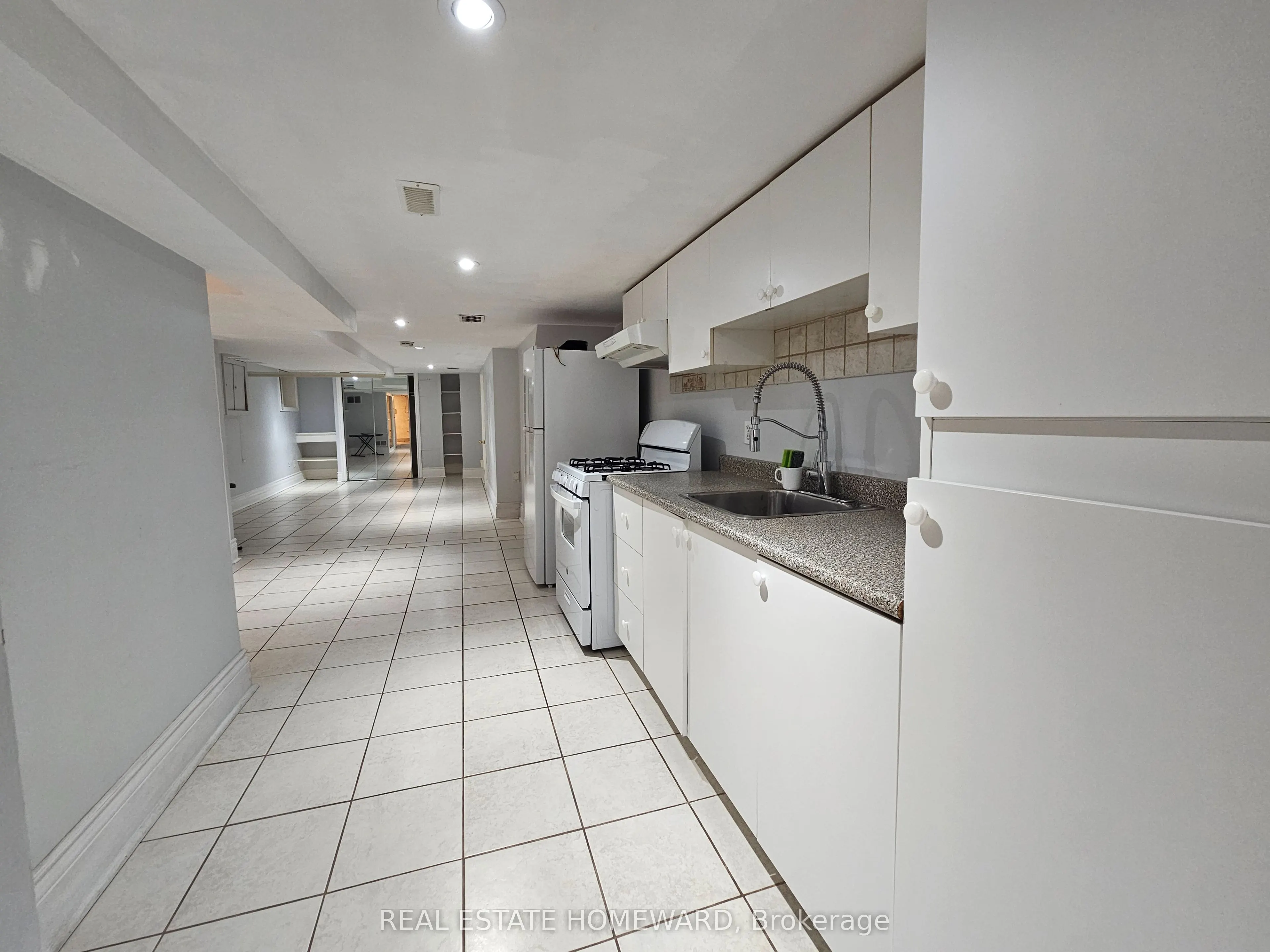 19 Keystone Avenue #Lower level