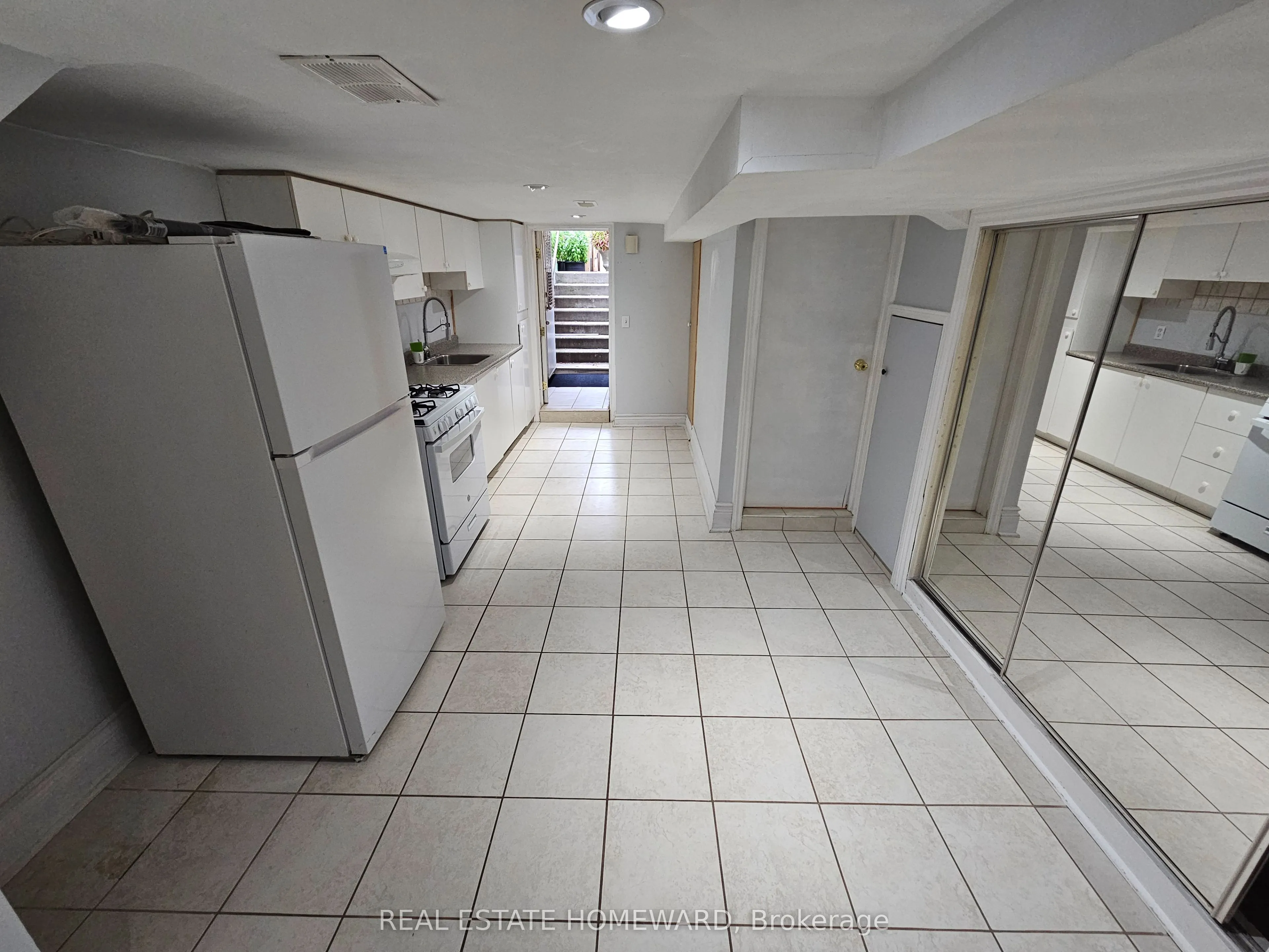 19 Keystone Avenue #Lower level
