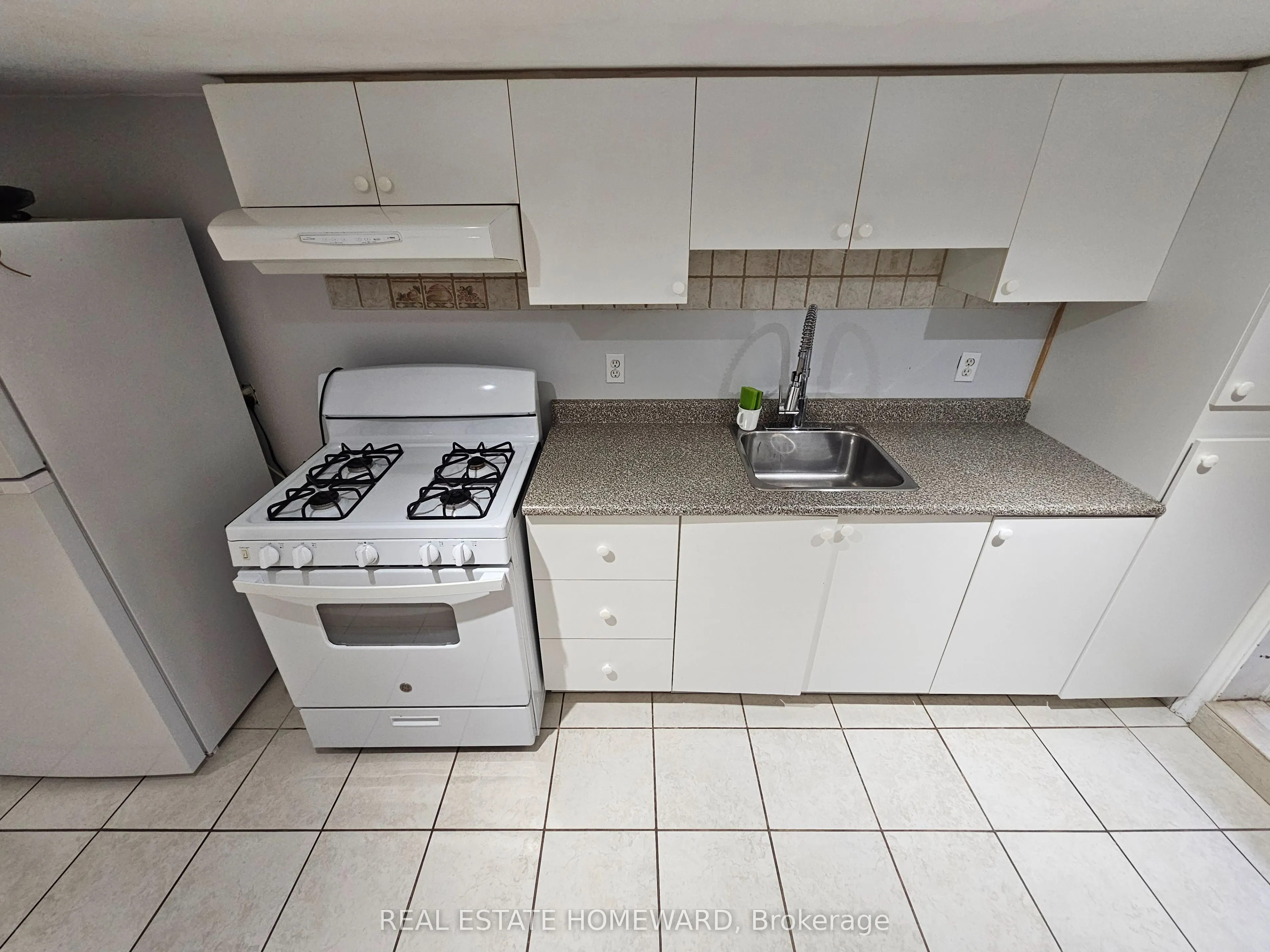19 Keystone Avenue #Lower level