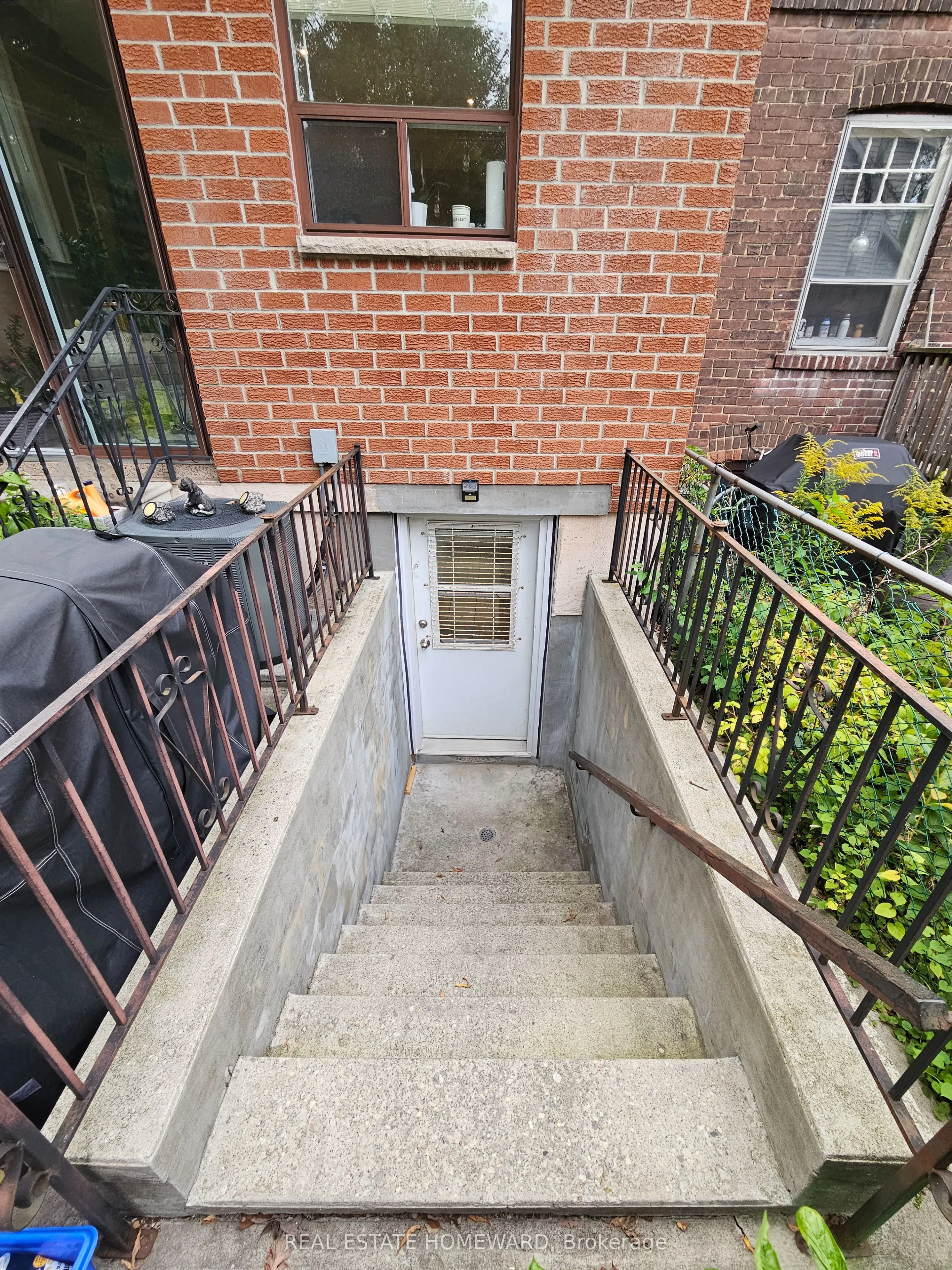19 Keystone Avenue #Lower level
