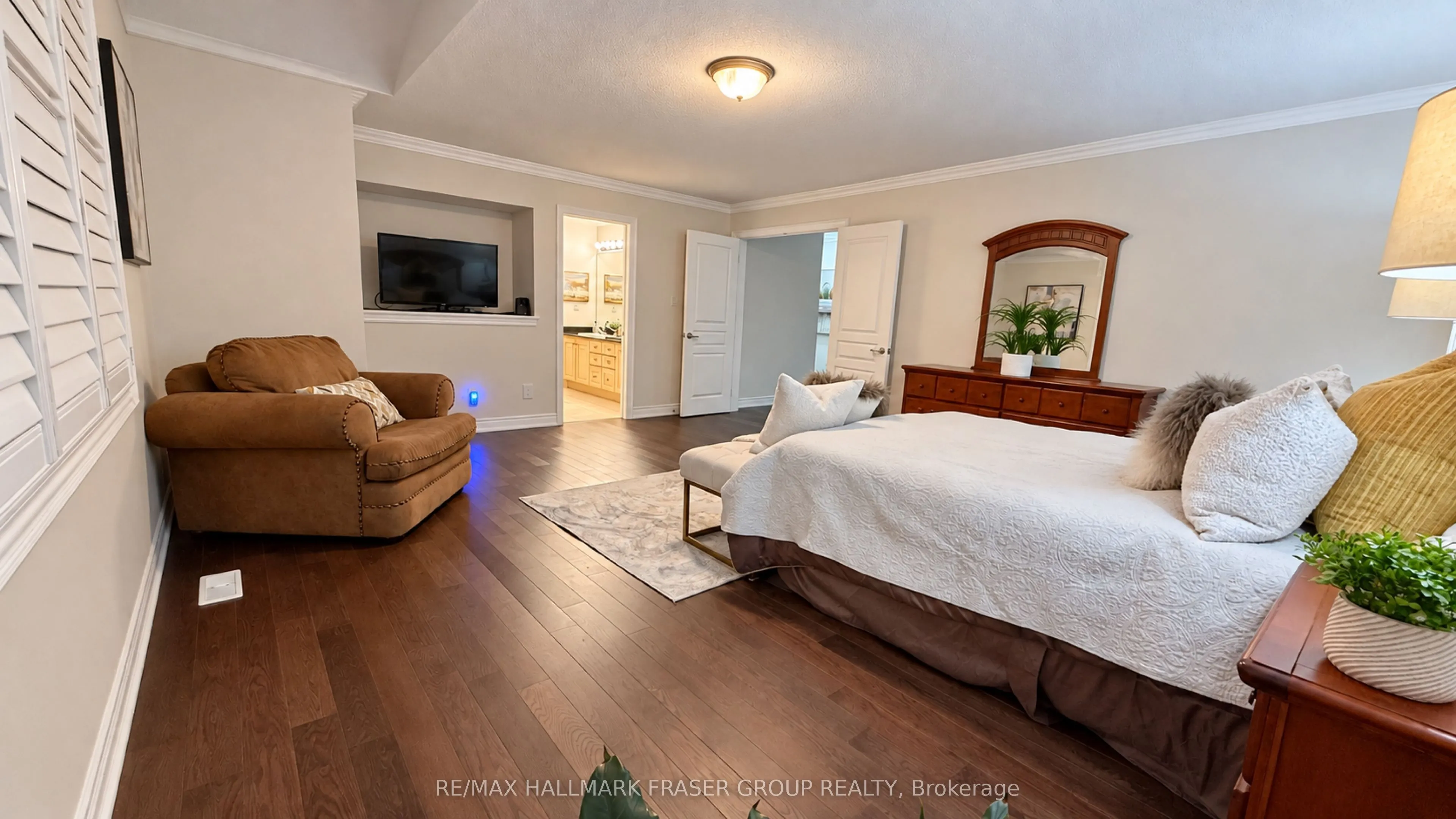 10 Weatherby Avenue