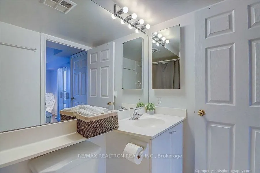 2627 Mccowan Road #808