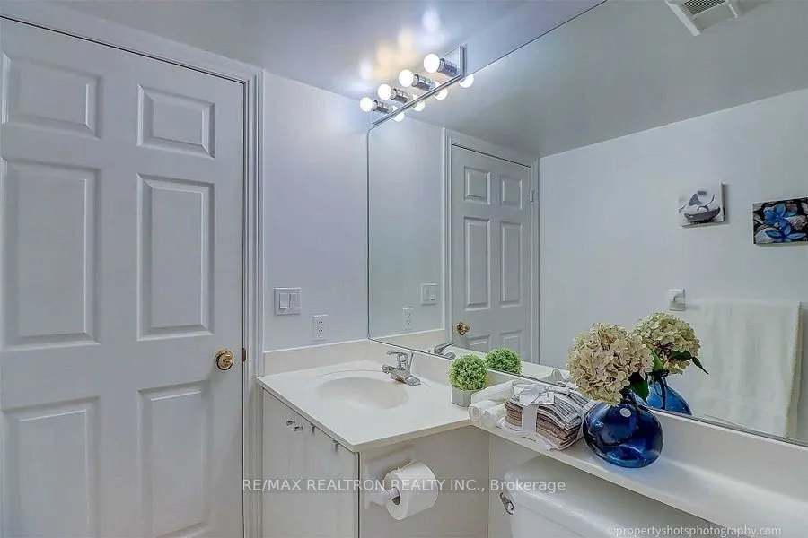 2627 Mccowan Road #808