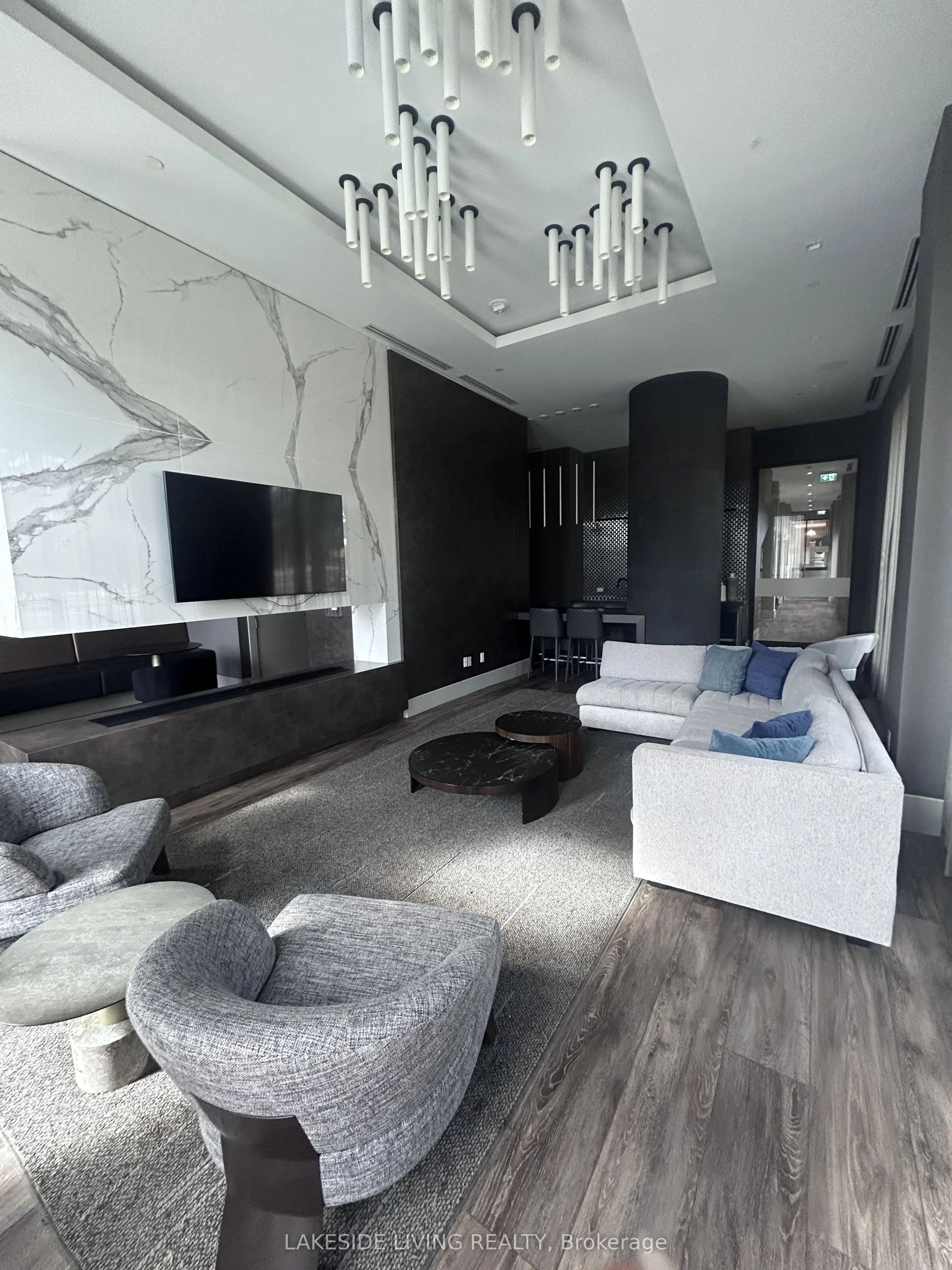2550 Simcoe Street N #2201