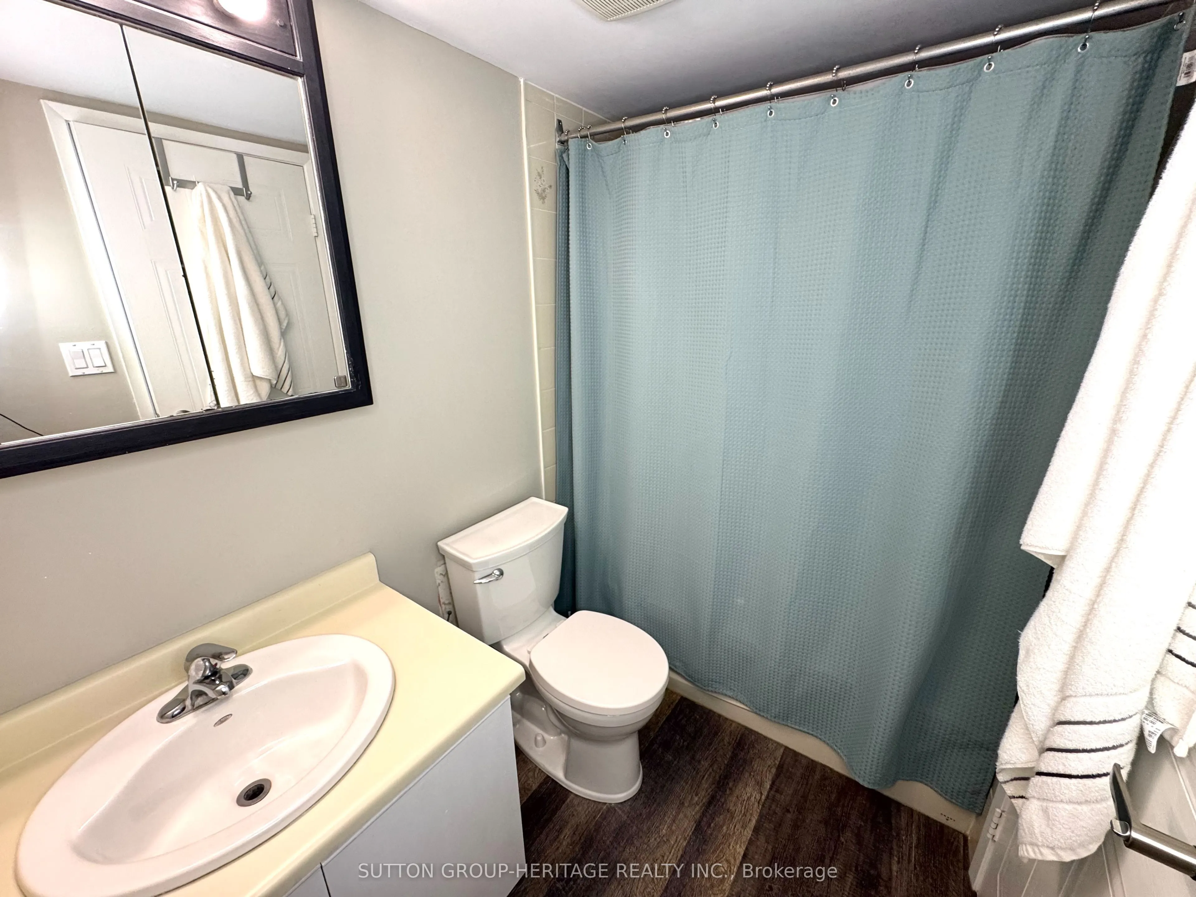 144 Queen Street W #403