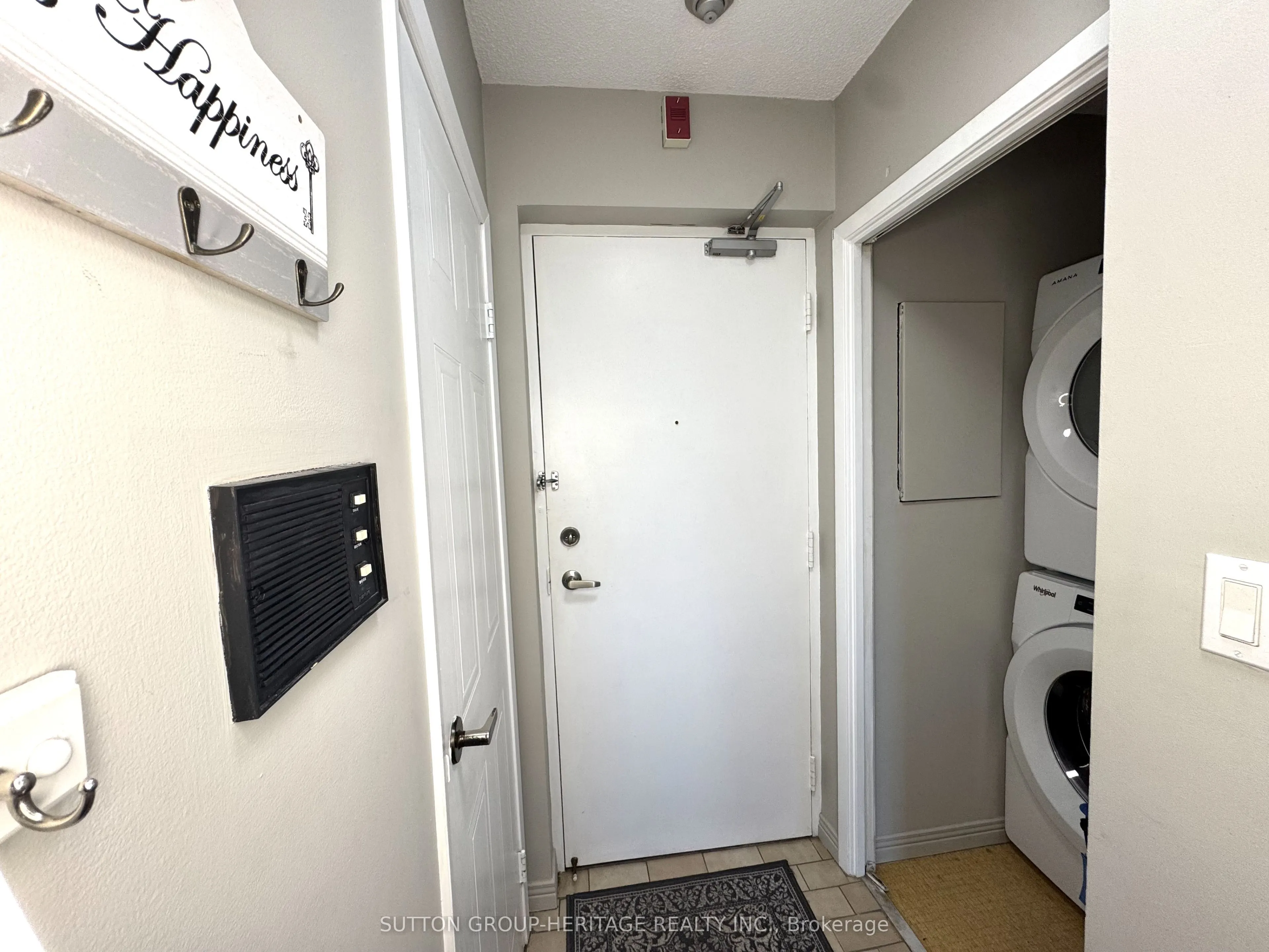 144 Queen Street W #403