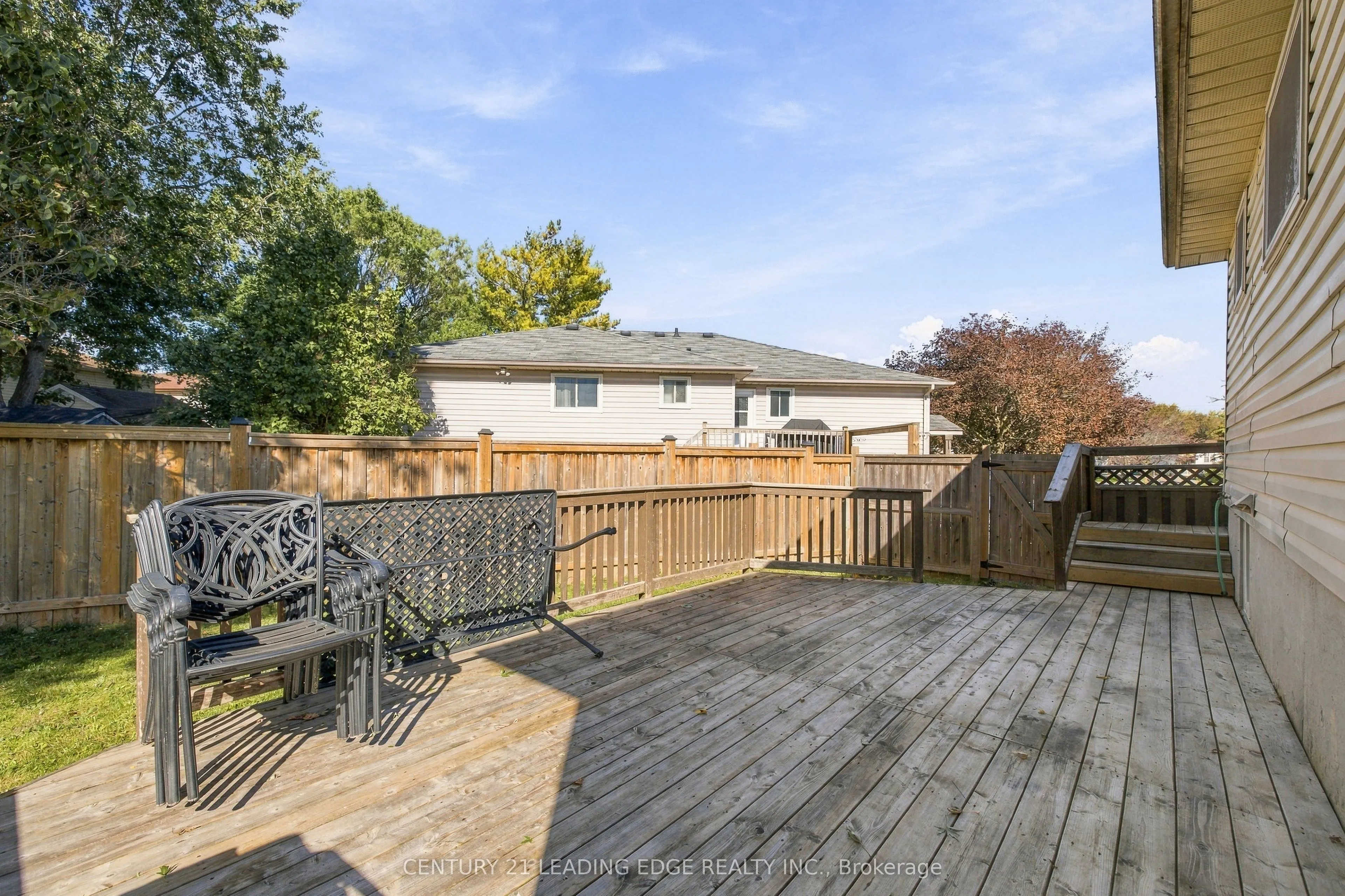 10 Fairbairn Court