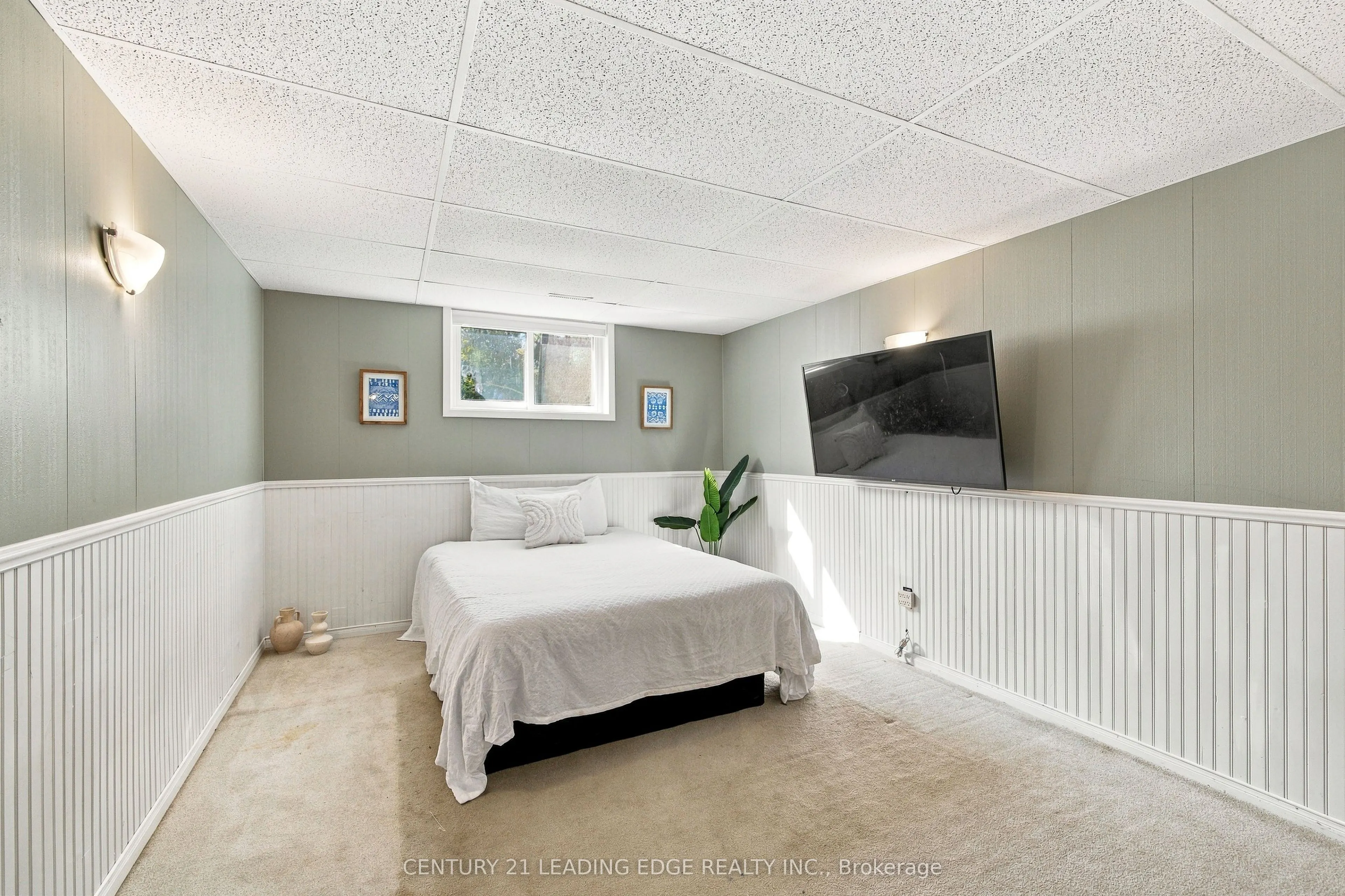 10 Fairbairn Court