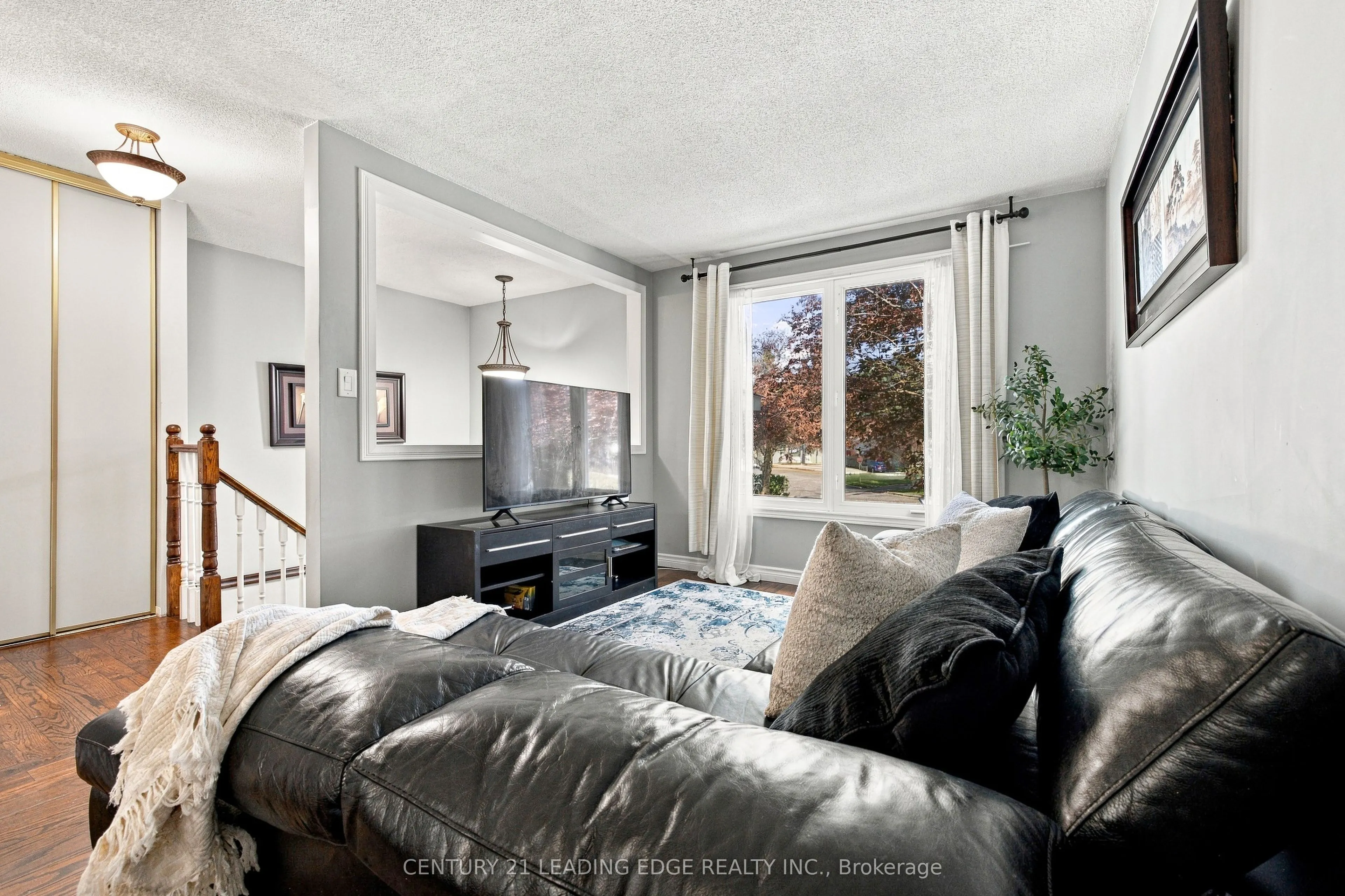10 Fairbairn Court
