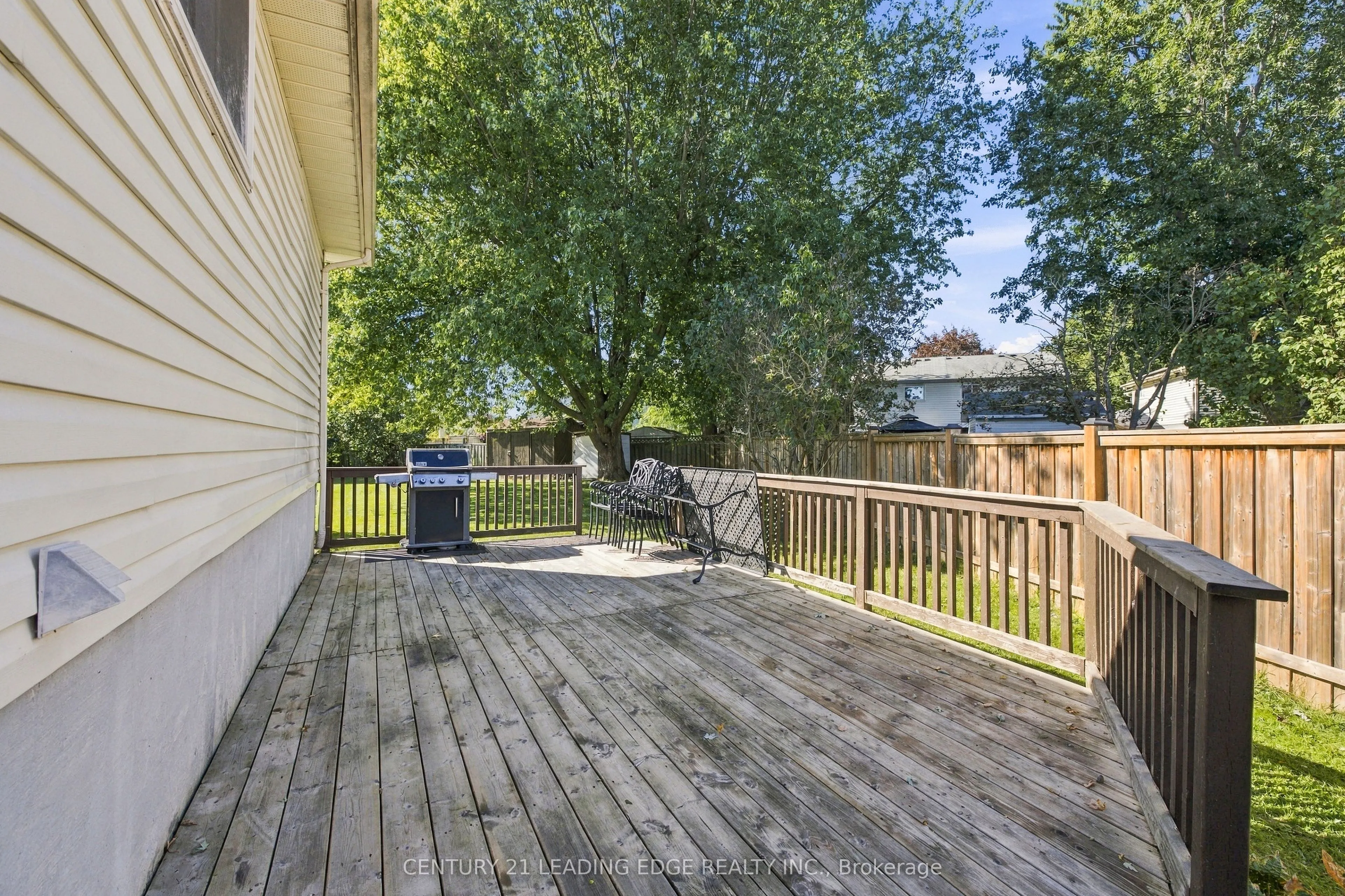 10 Fairbairn Court
