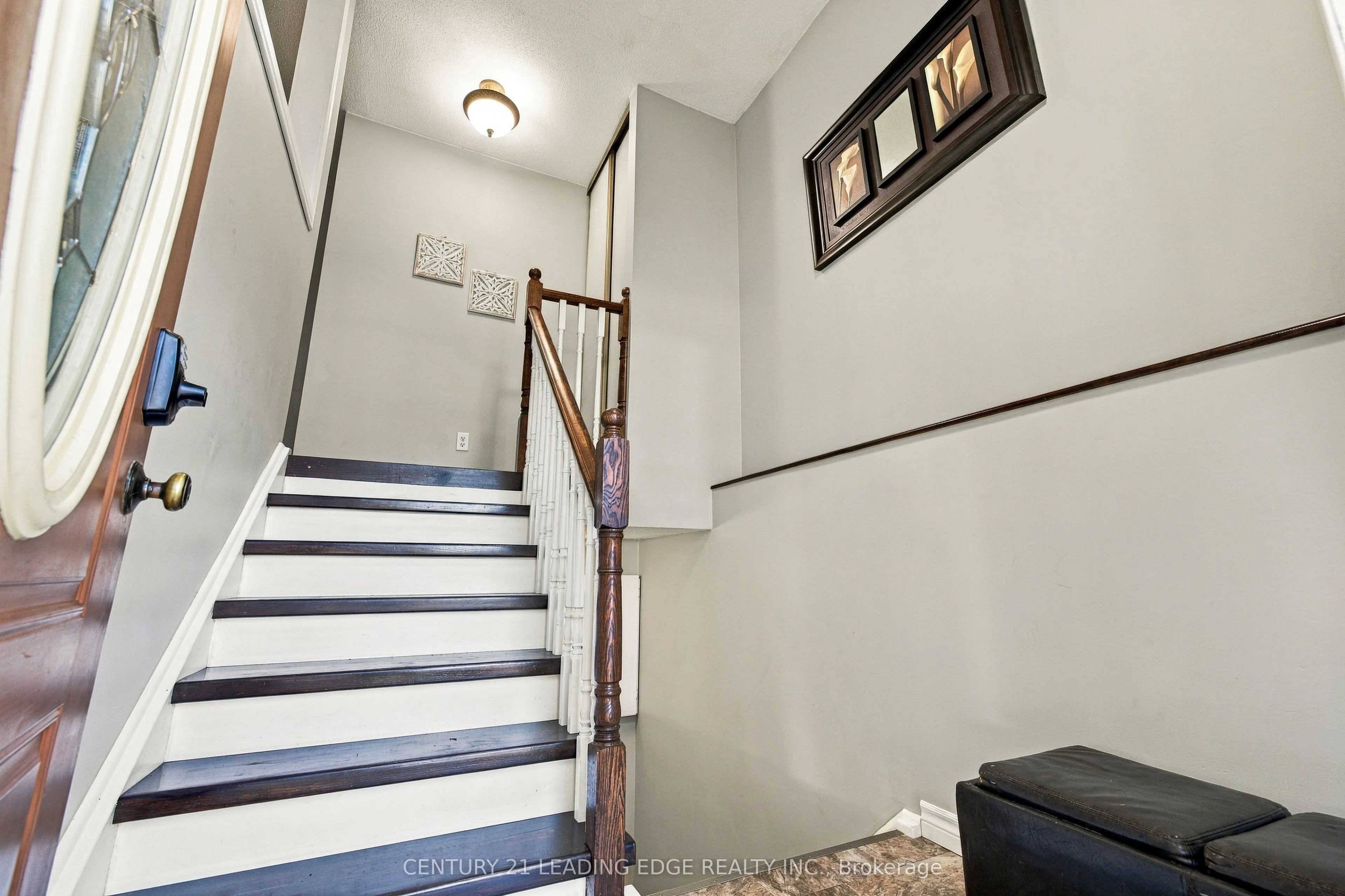 10 Fairbairn Court