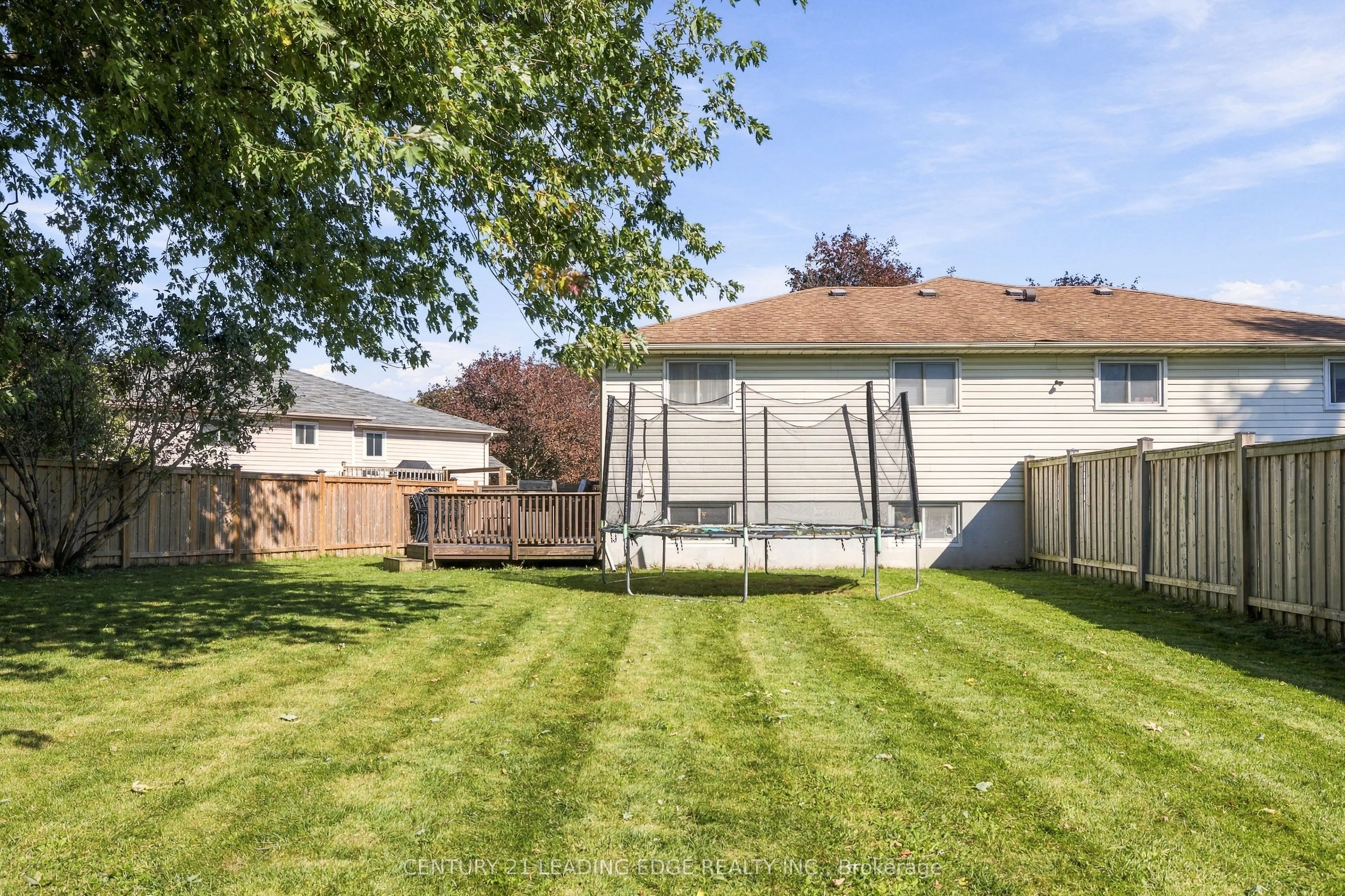 10 Fairbairn Court
