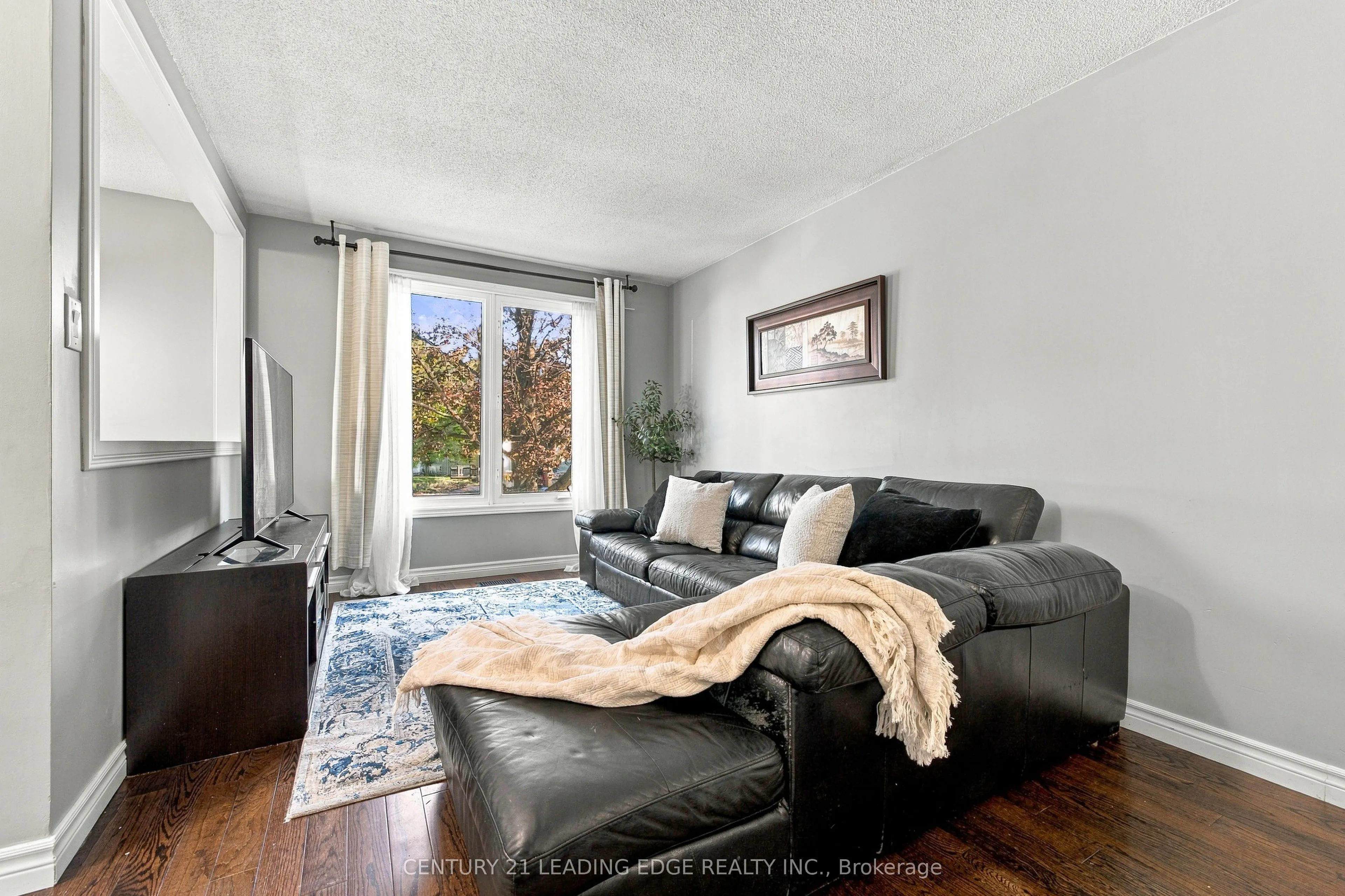 10 Fairbairn Court