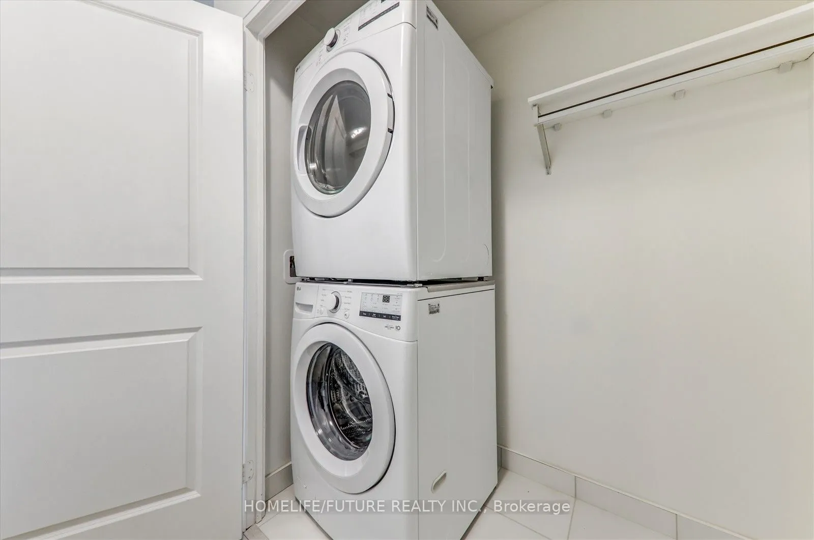 3260 Sheppard Avenue E #1906