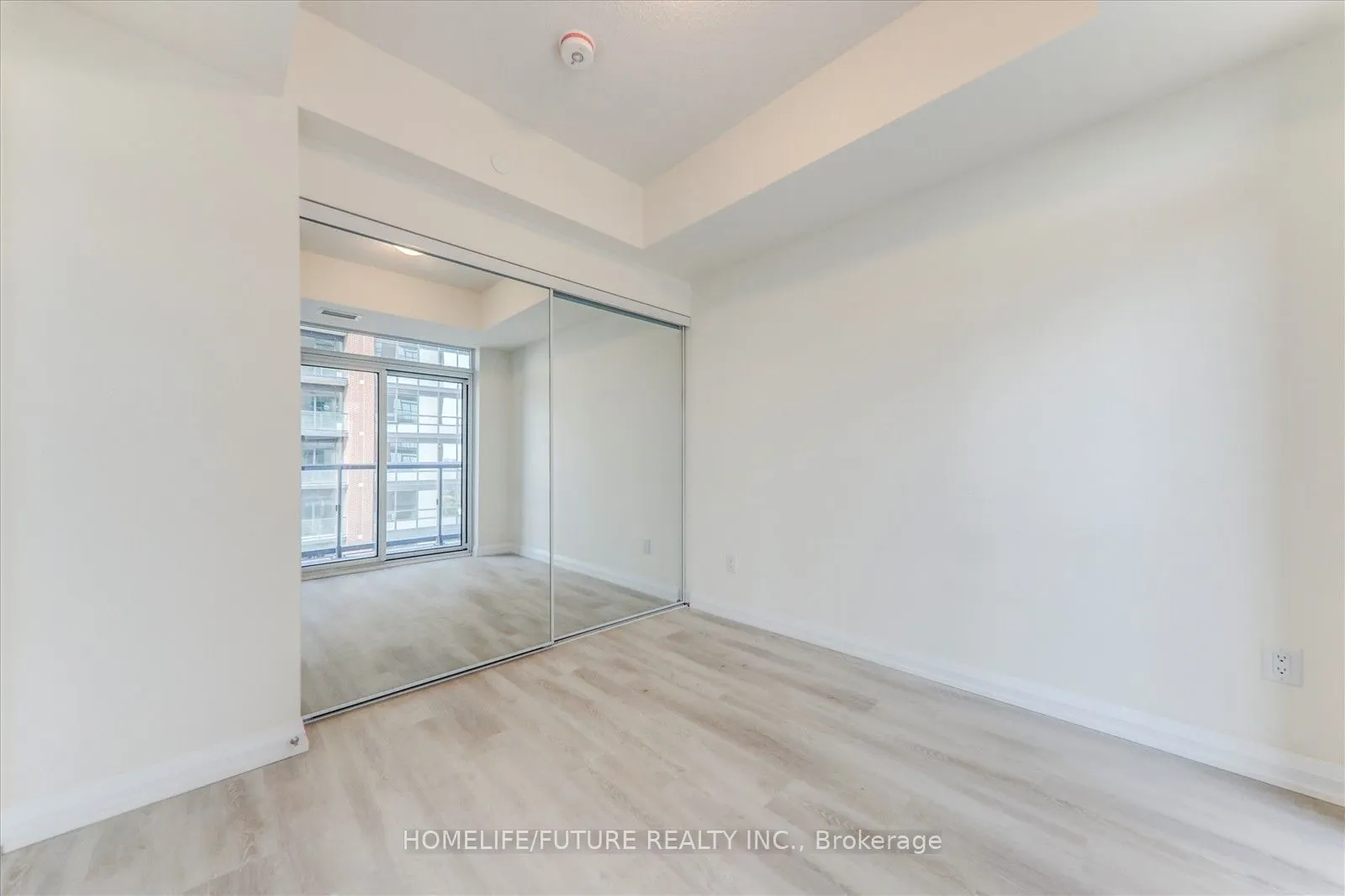 3260 Sheppard Avenue E #1906