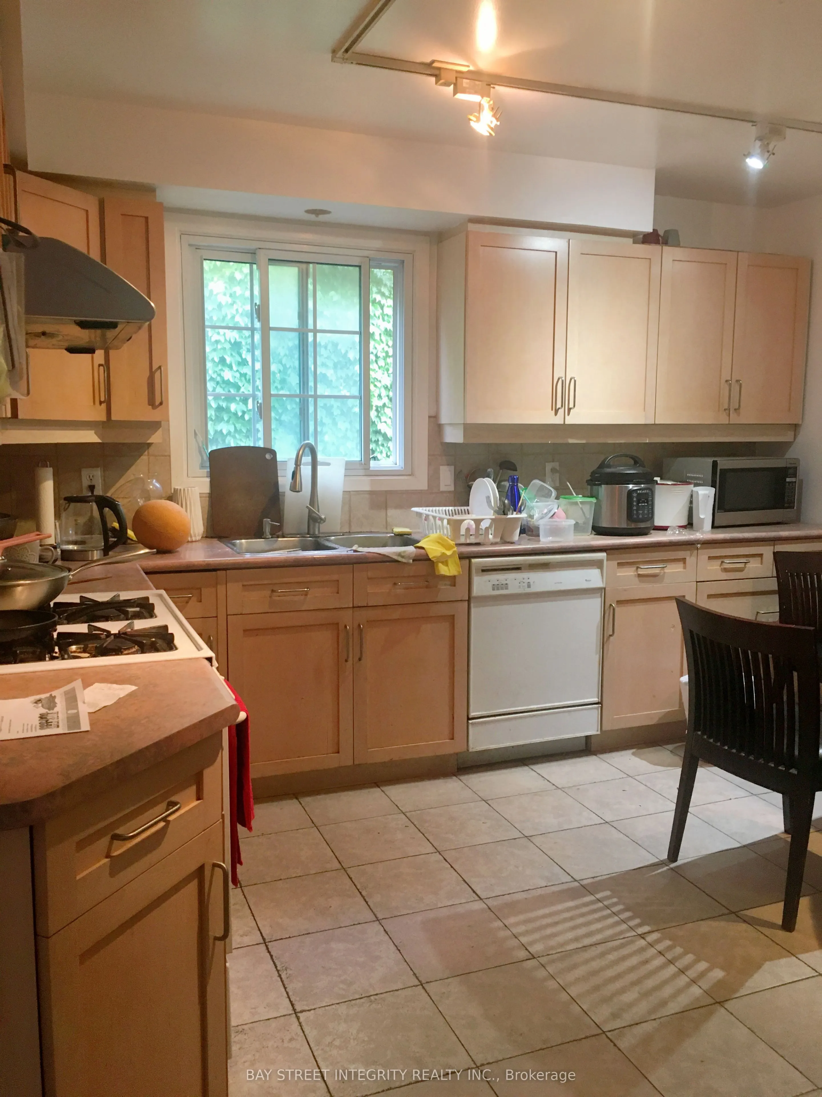 98 Carolbreen Square #Upper