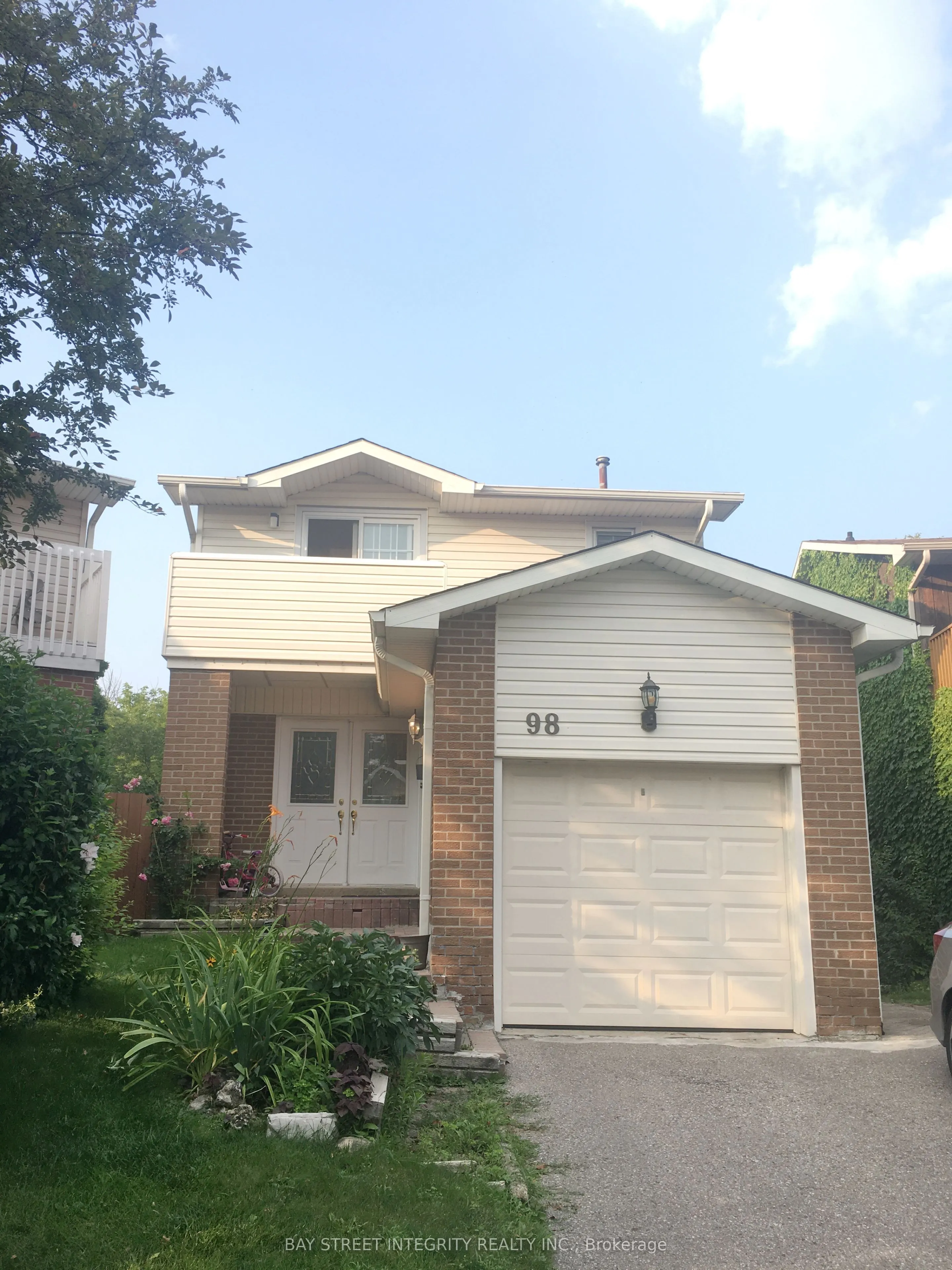 98 Carolbreen Square #Upper
