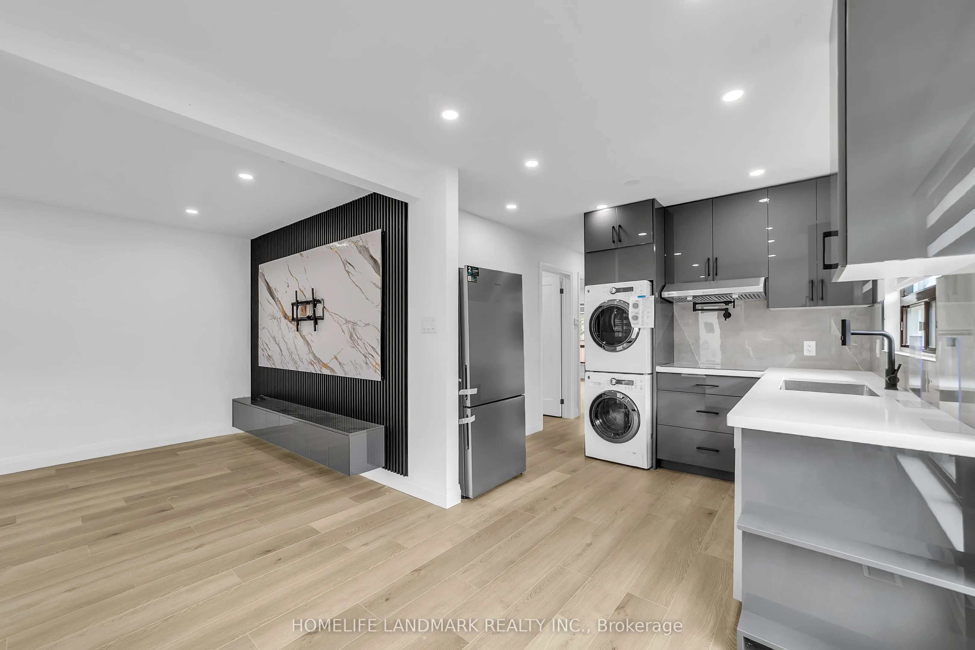 31A (Main Floor) Laurel Avenue