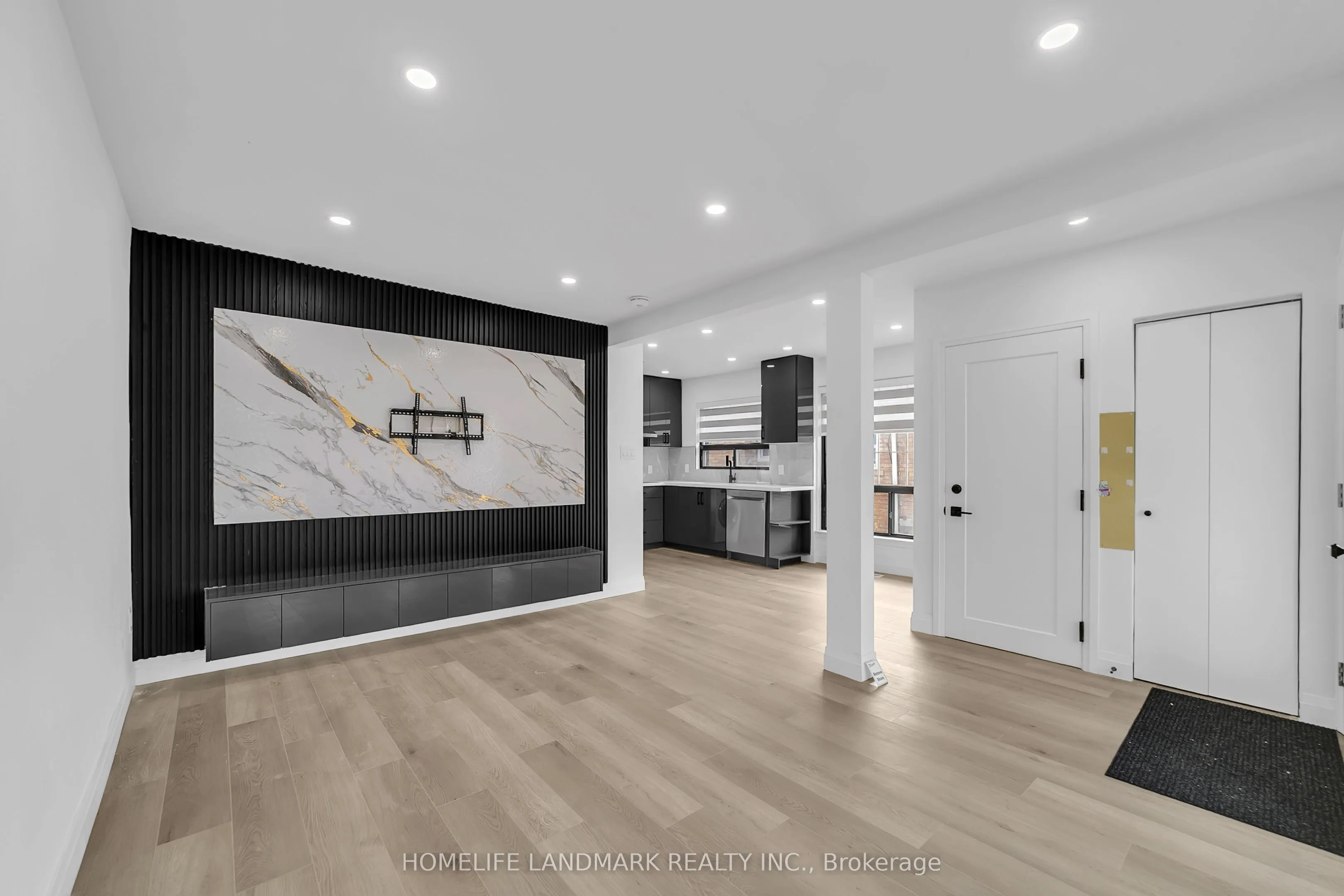 31A (Main Floor) Laurel Avenue