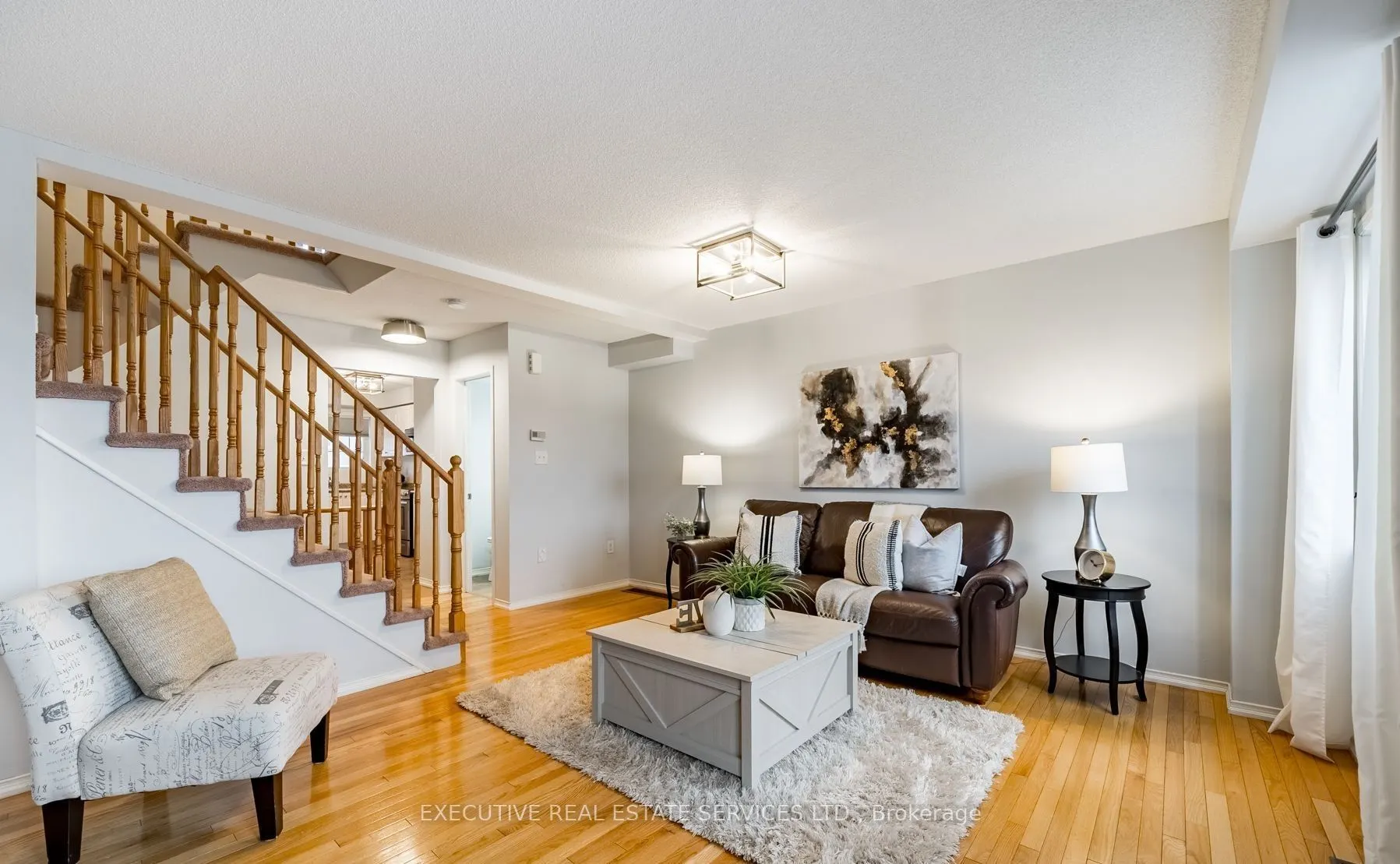 495 Rossland Road E