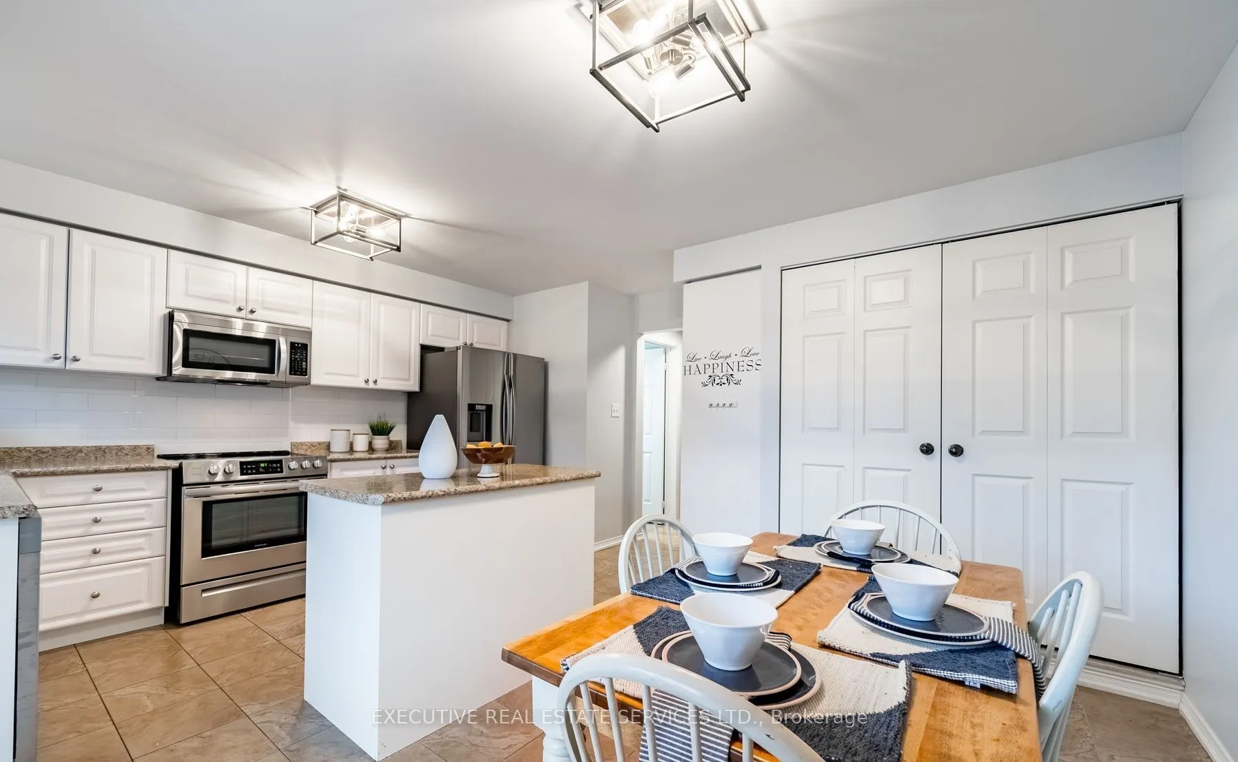 495 Rossland Road E
