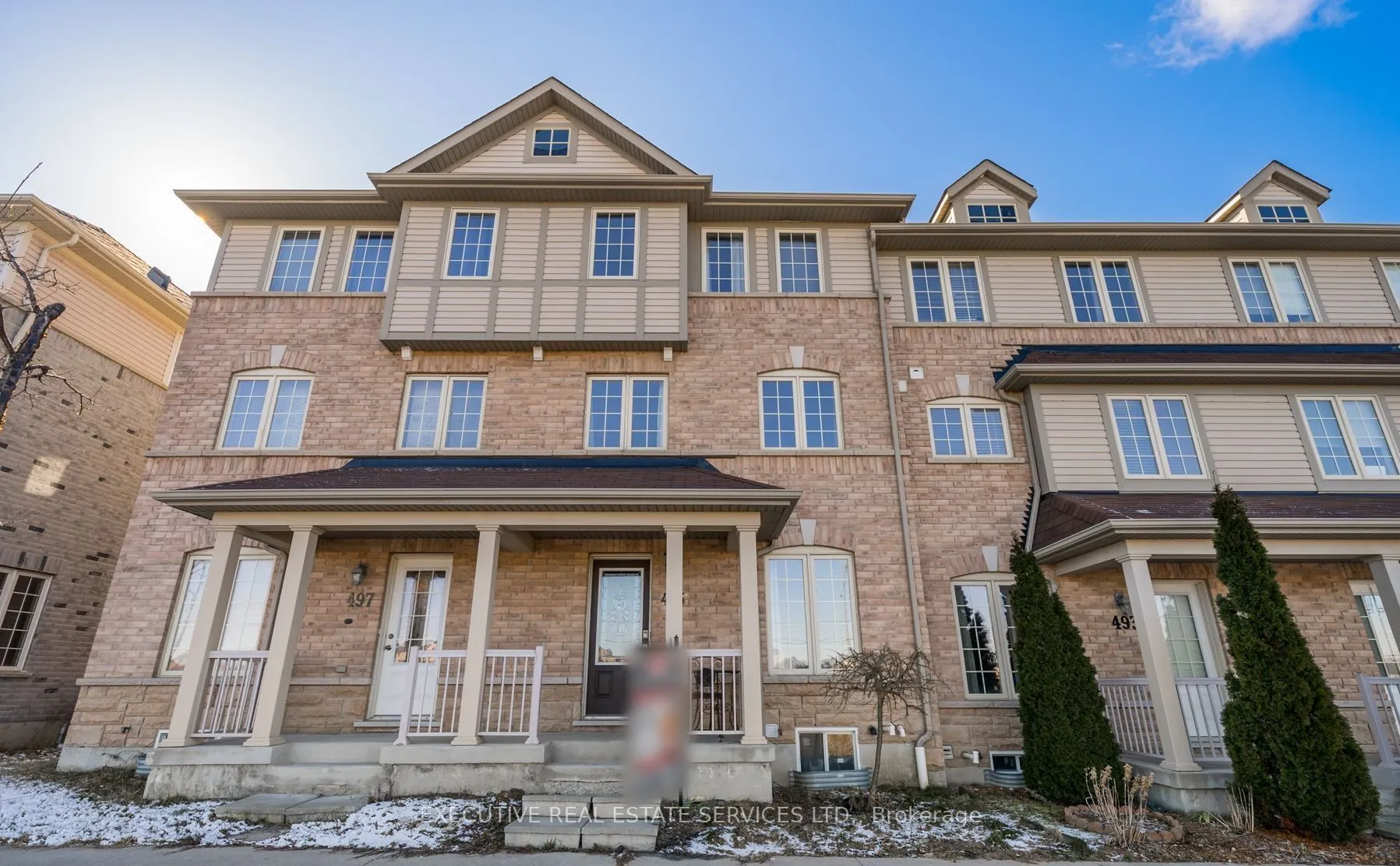 495 Rossland Road E
