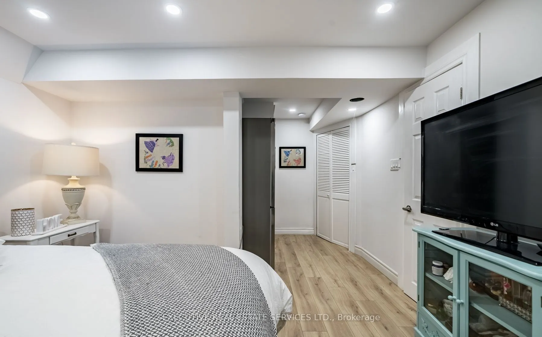 495 Rossland Road E