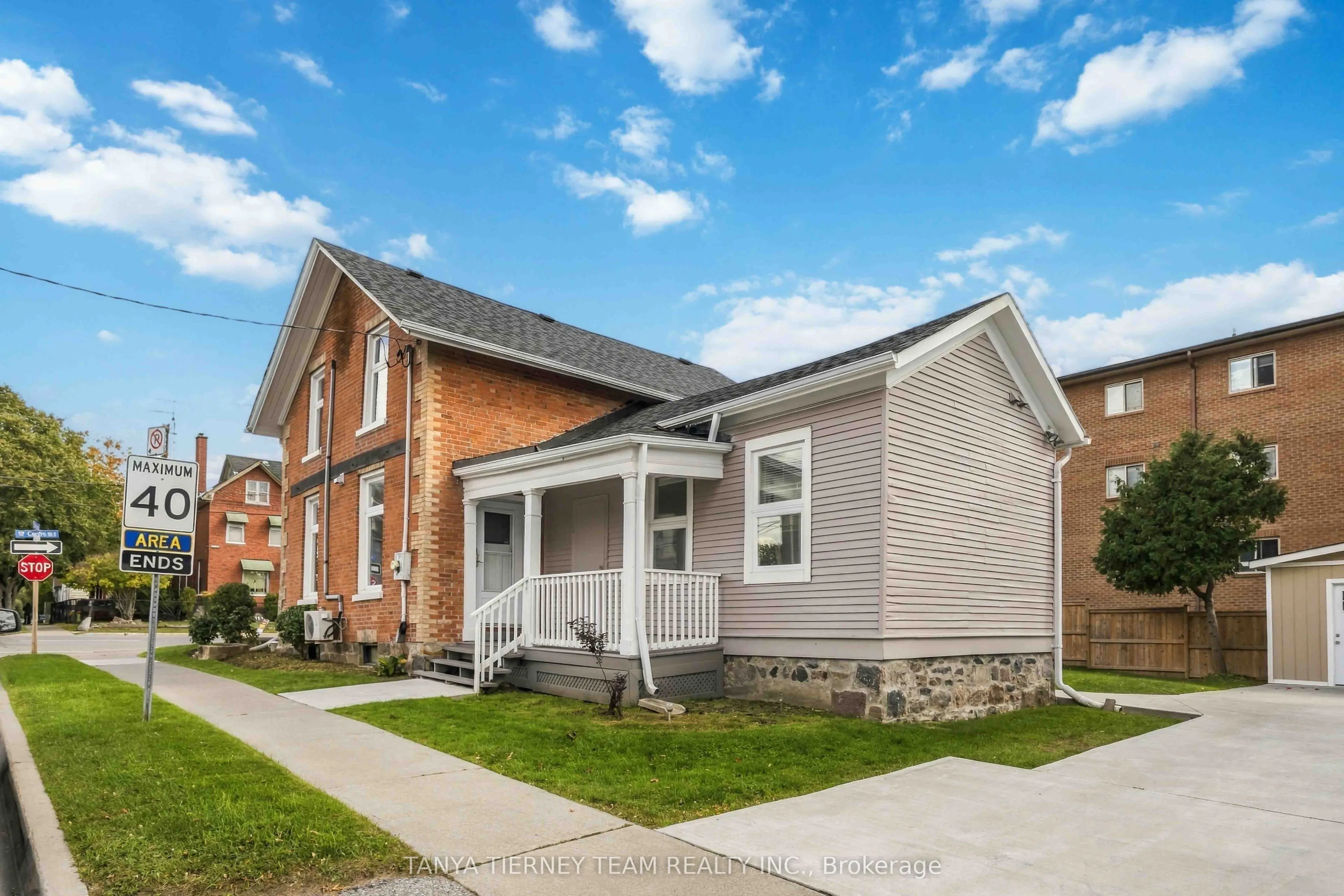 168 Centre Street S