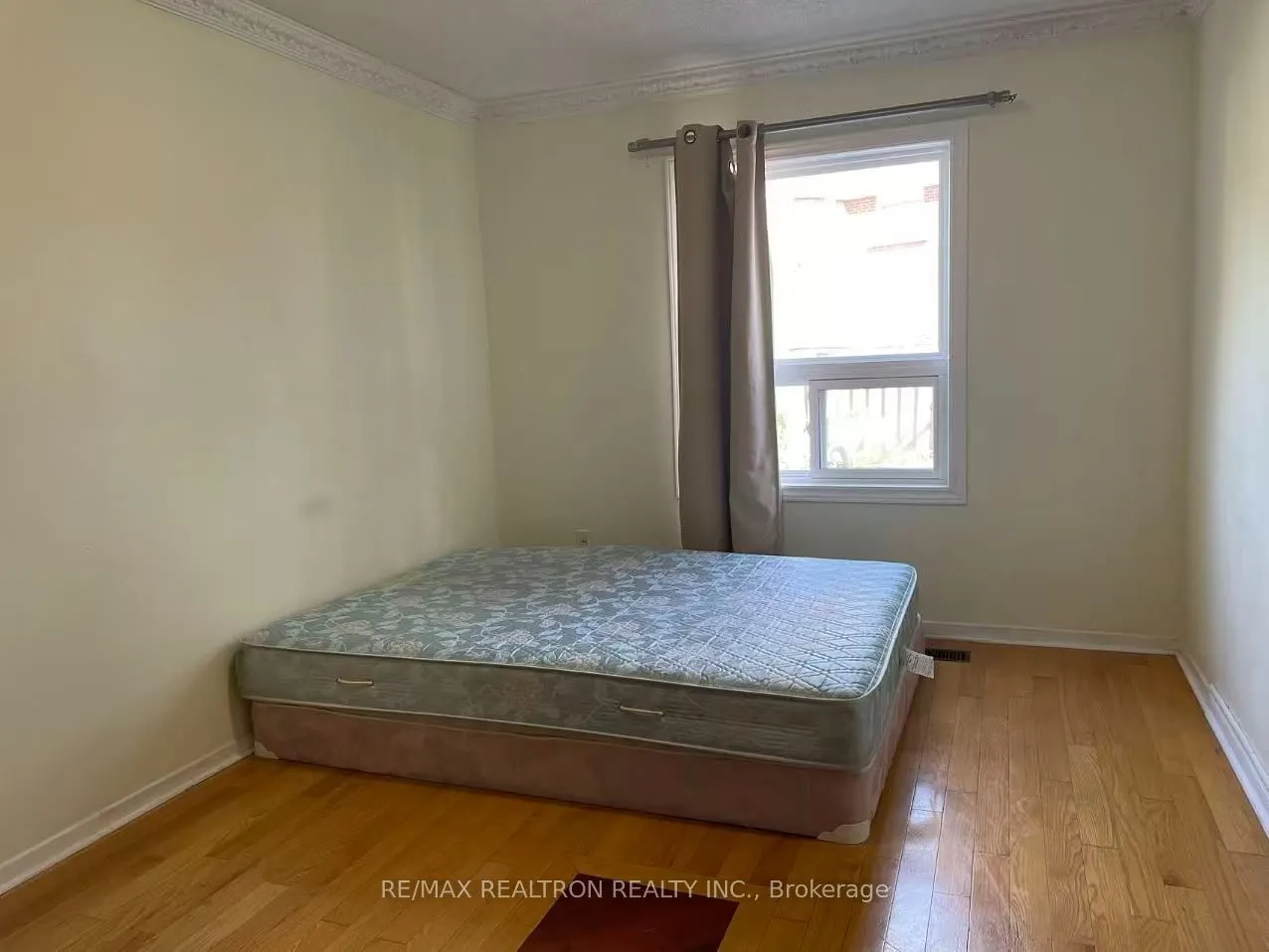 9 Flatwoods Drive #Room 1