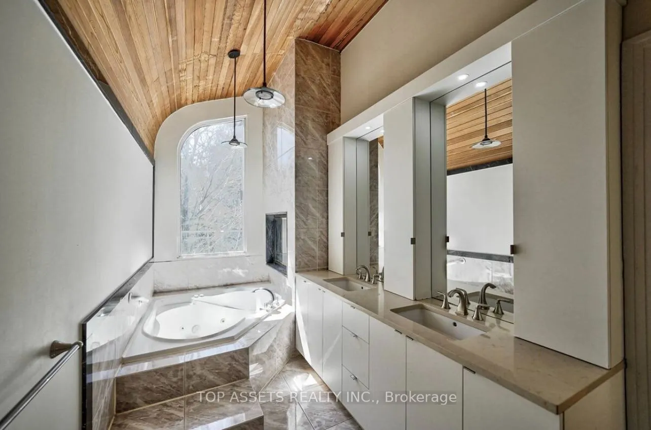 25 Fallingbrook Drive