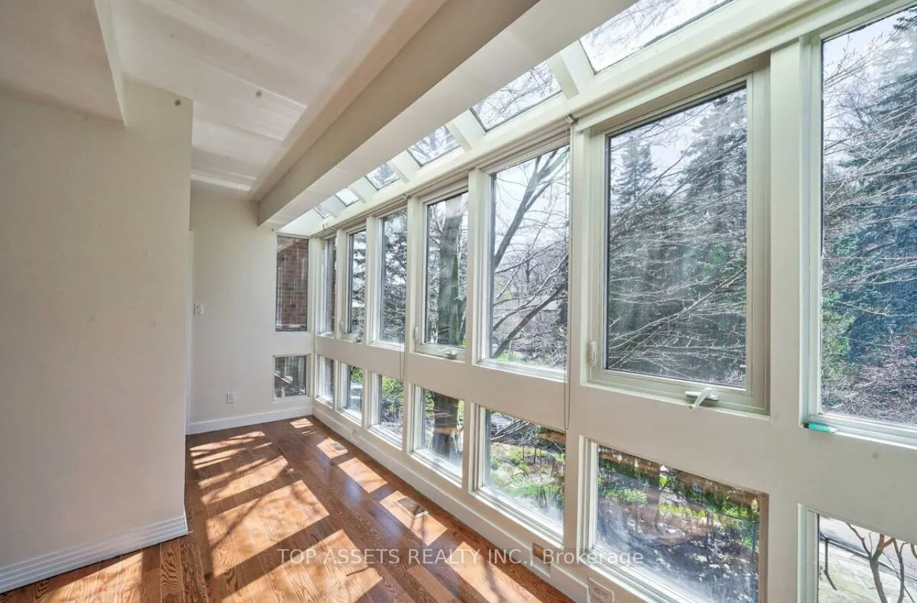 25 Fallingbrook Drive