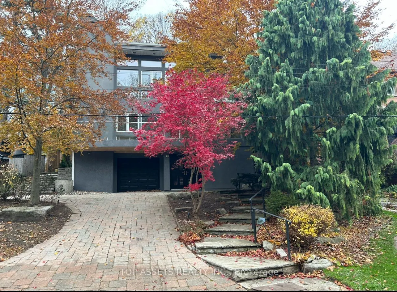 25 Fallingbrook Drive