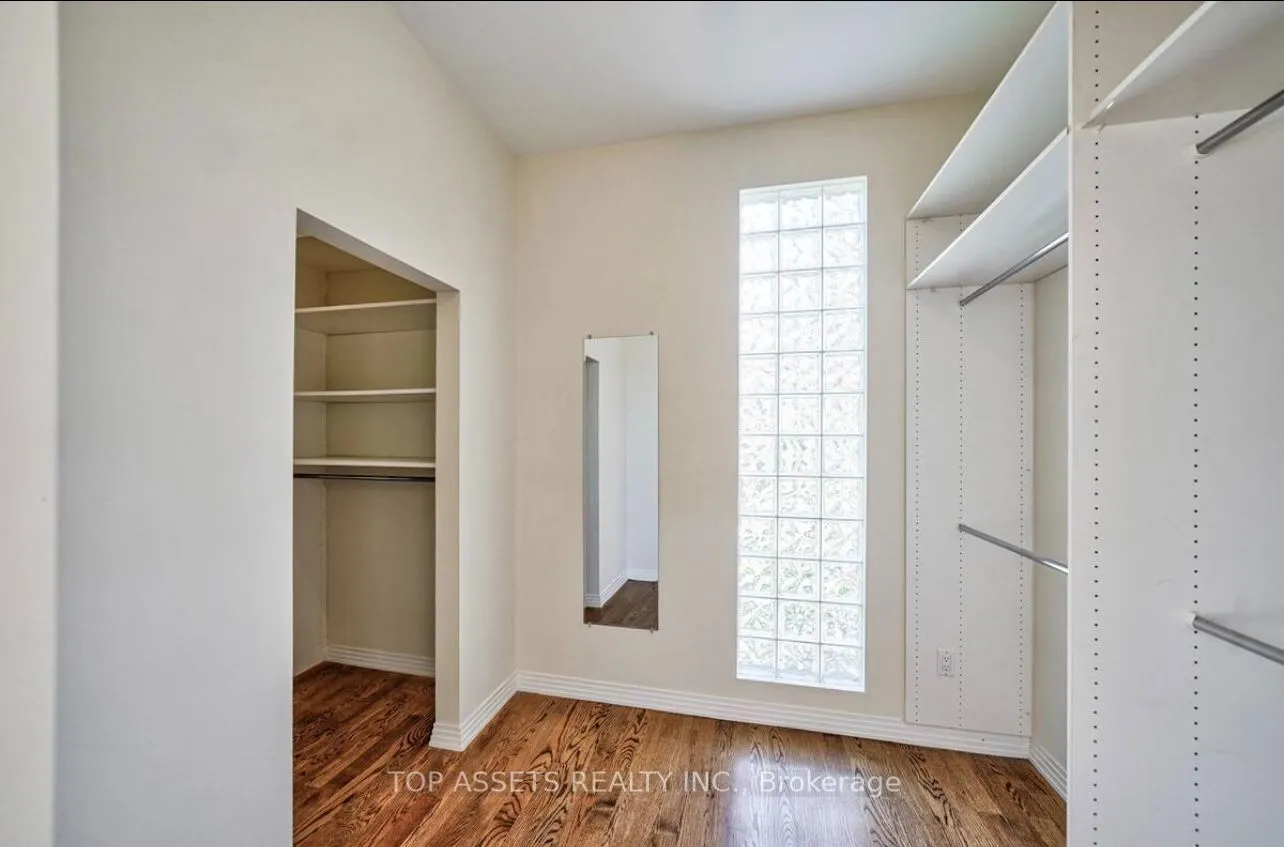 25 Fallingbrook Drive