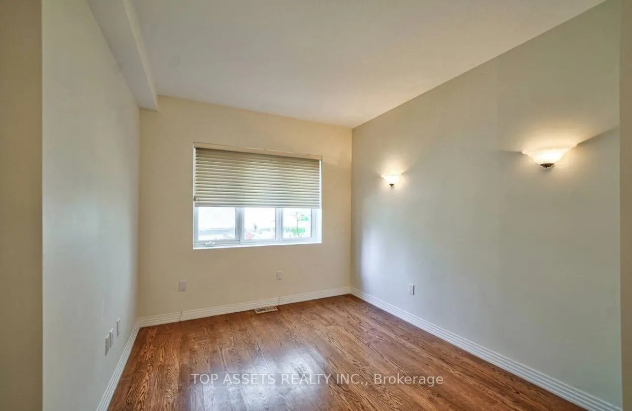 25 Fallingbrook Drive
