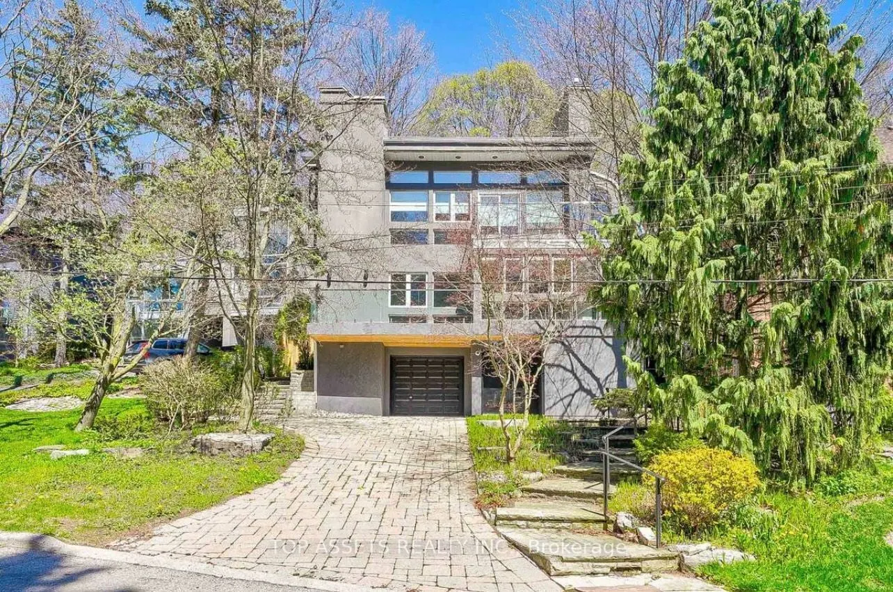 25 Fallingbrook Drive