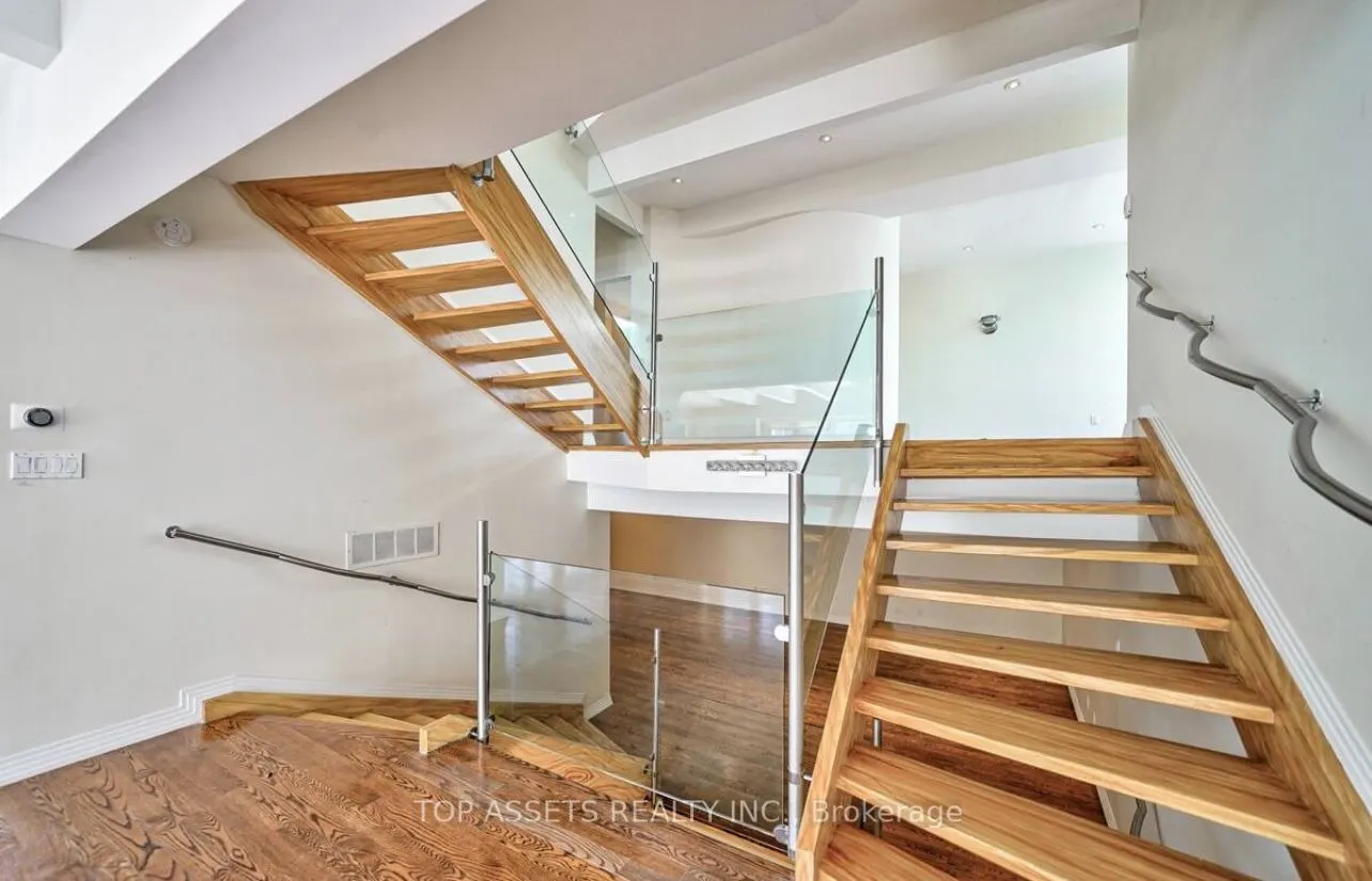 25 Fallingbrook Drive