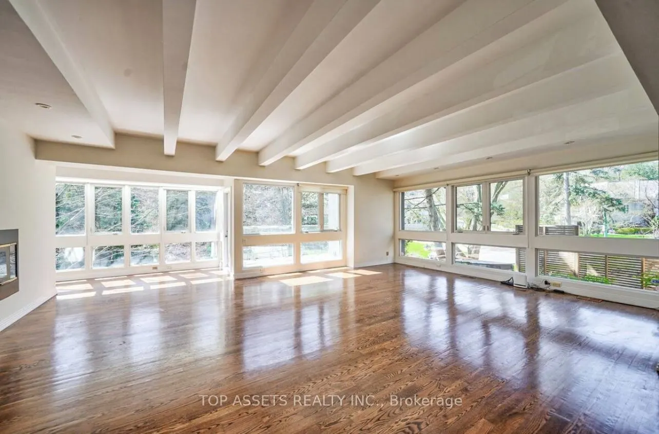 25 Fallingbrook Drive