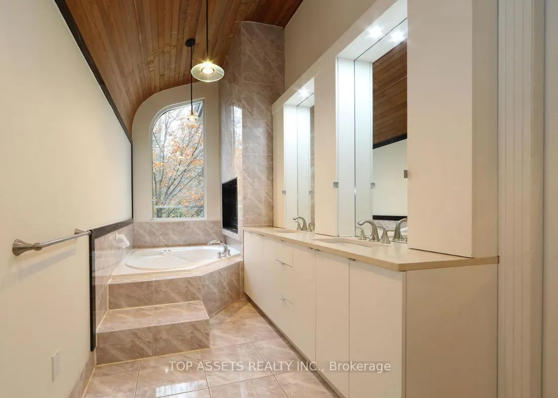 25 Fallingbrook Drive